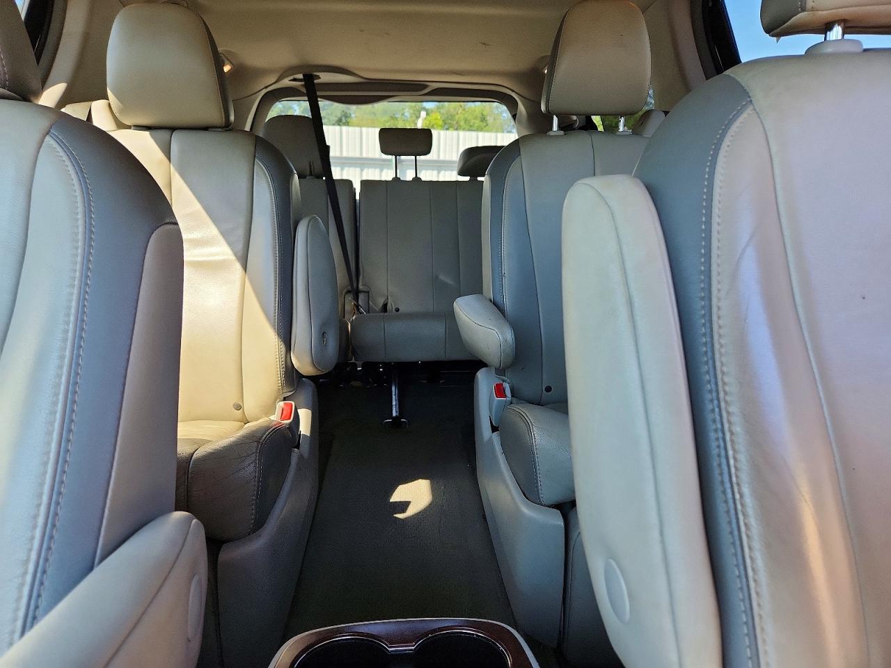 2014 Toyota Sienna Limited 7-passenger Silver vin: 5TDYK3DC6ES493402