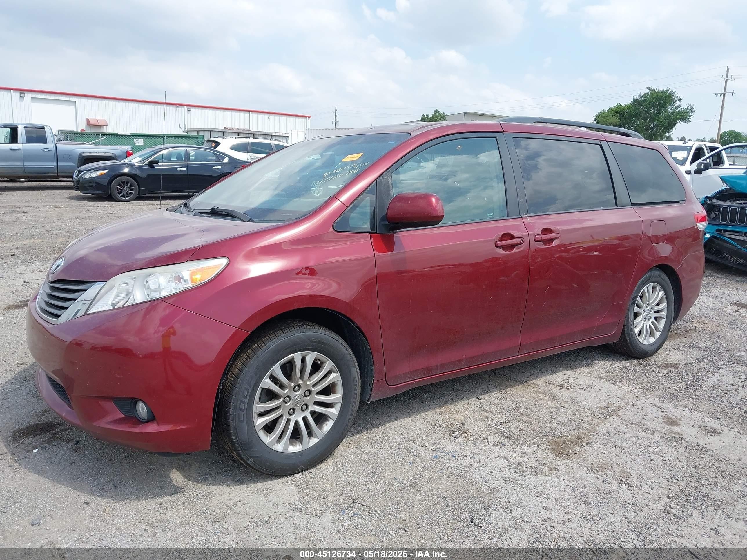 2014 Toyota Sienna Xle V6 8 Passenger Темно-бордовый vin: 5TDYK3DC6ES507766