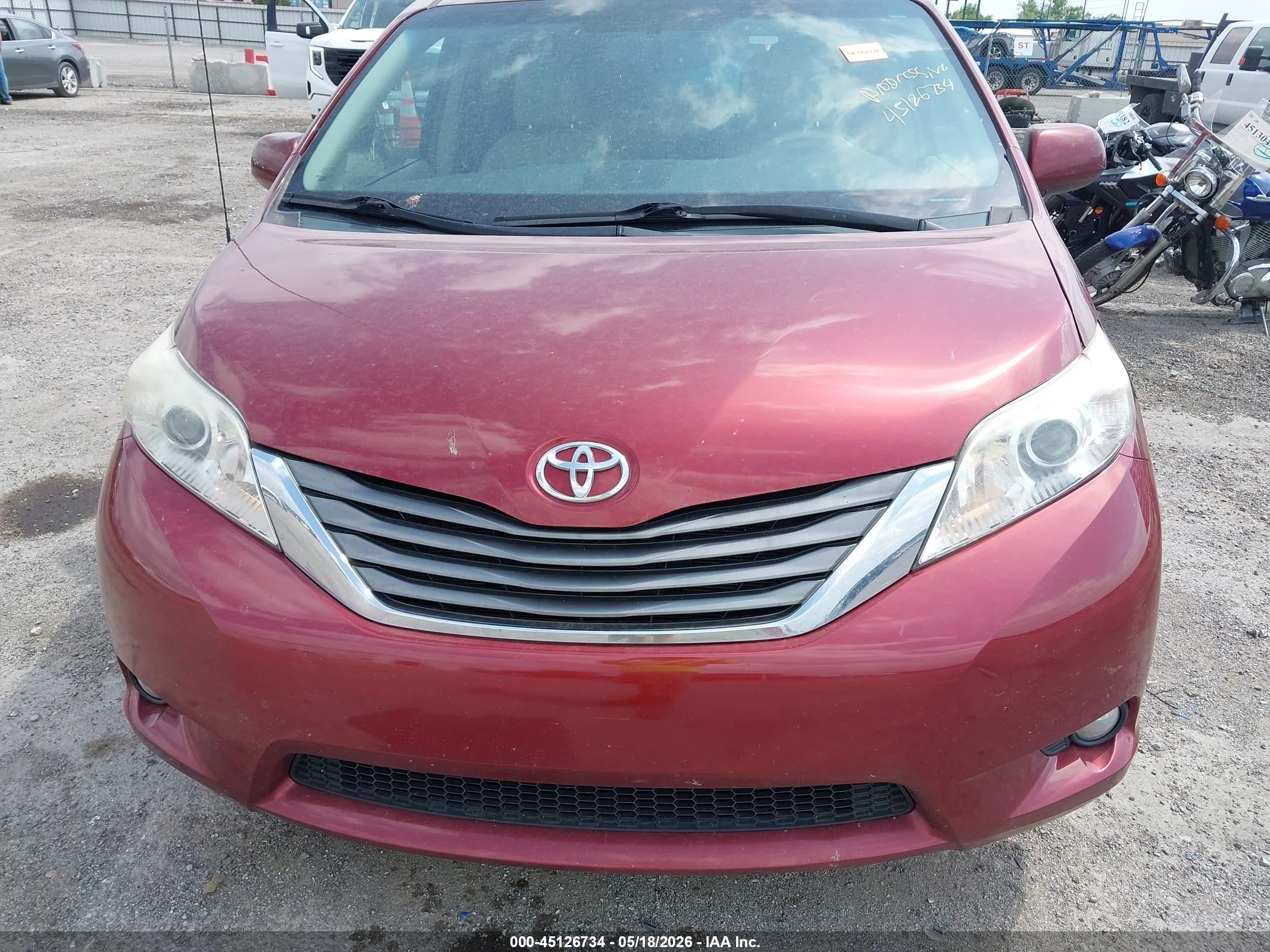 2014 Toyota Sienna Xle V6 8 Passenger Темно-бордовый vin: 5TDYK3DC6ES507766