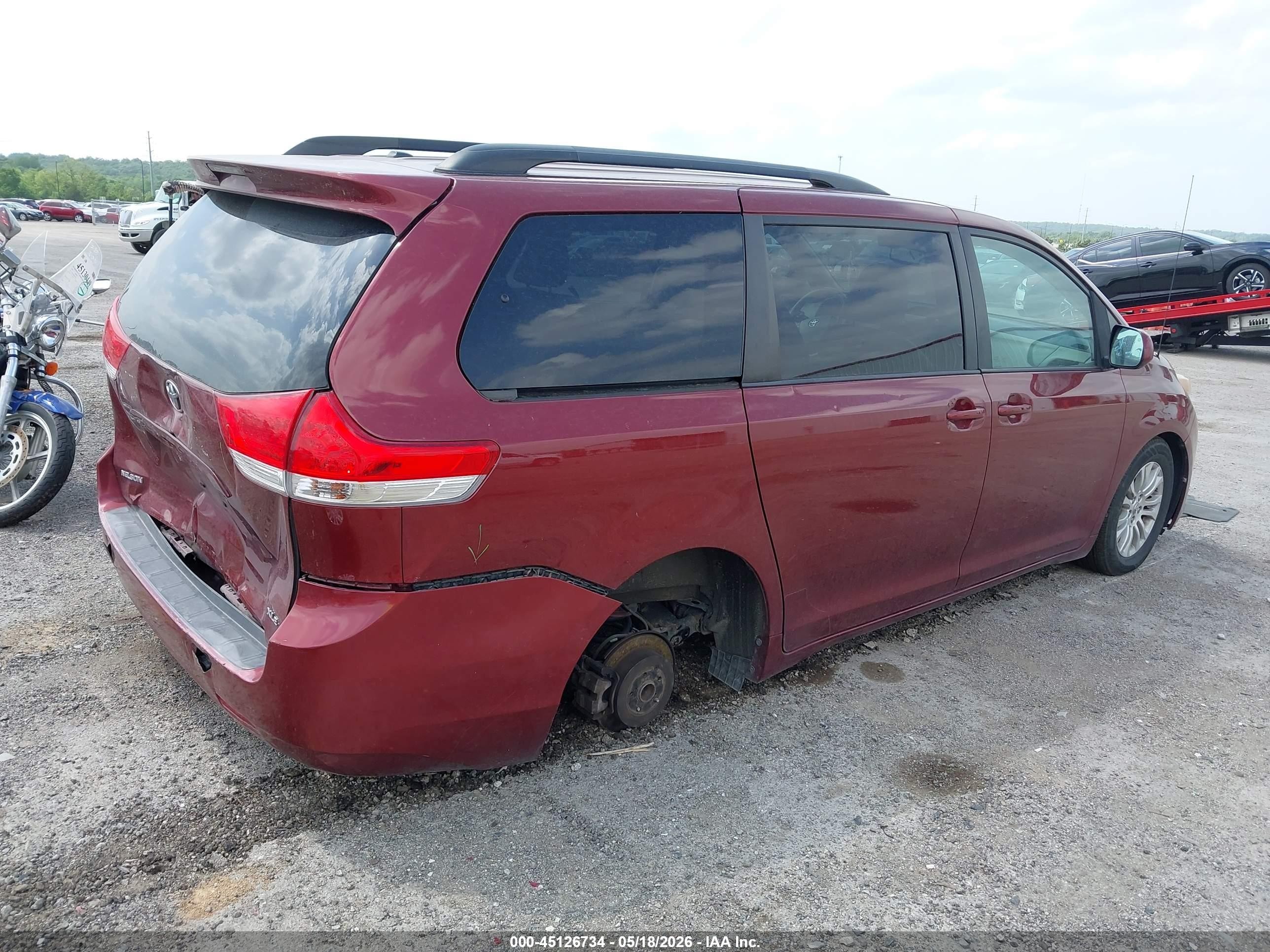 2014 Toyota Sienna Xle V6 8 Passenger Темно-бордовый vin: 5TDYK3DC6ES507766