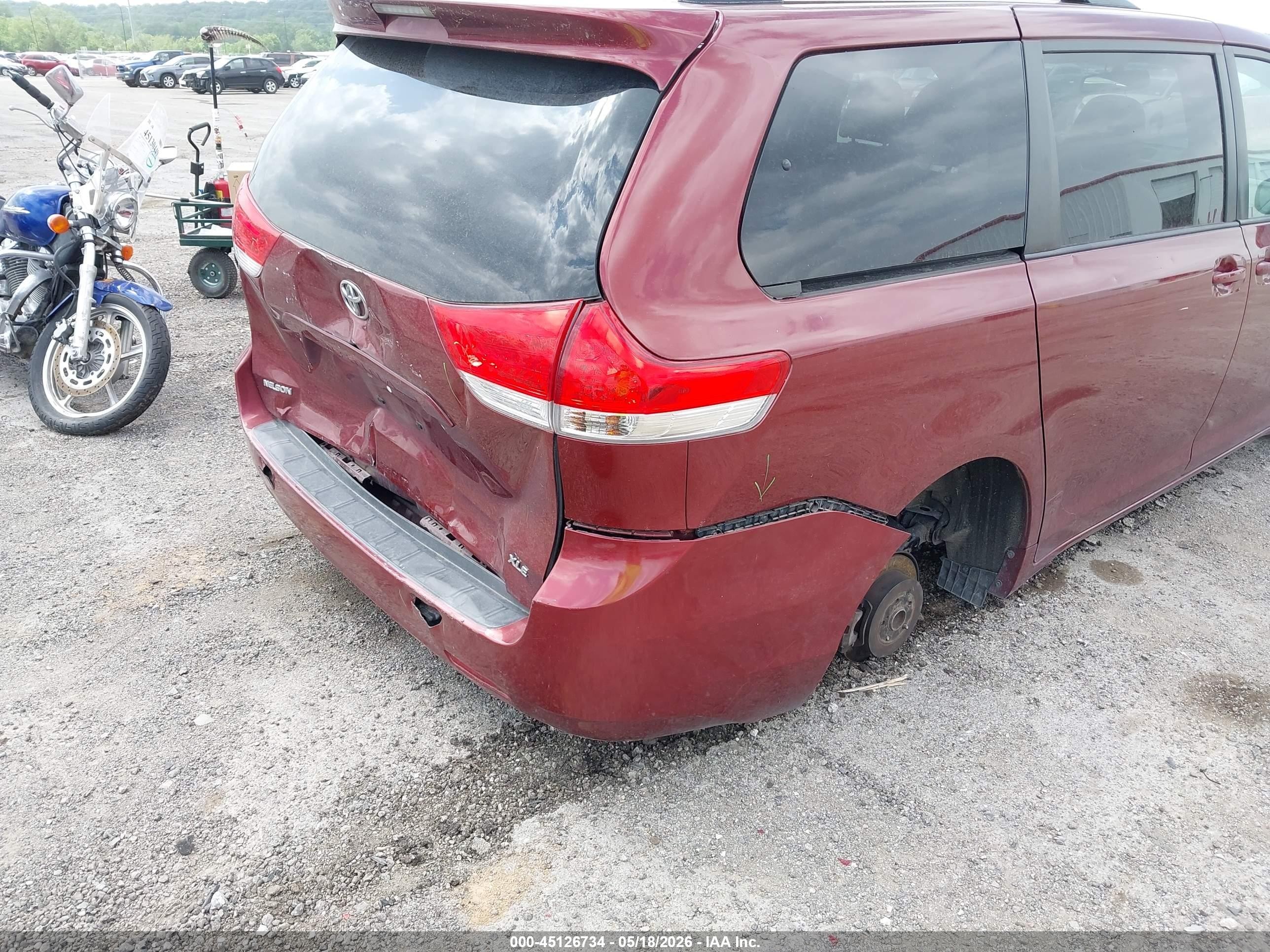2014 Toyota Sienna Xle V6 8 Passenger Темно-бордовый vin: 5TDYK3DC6ES507766