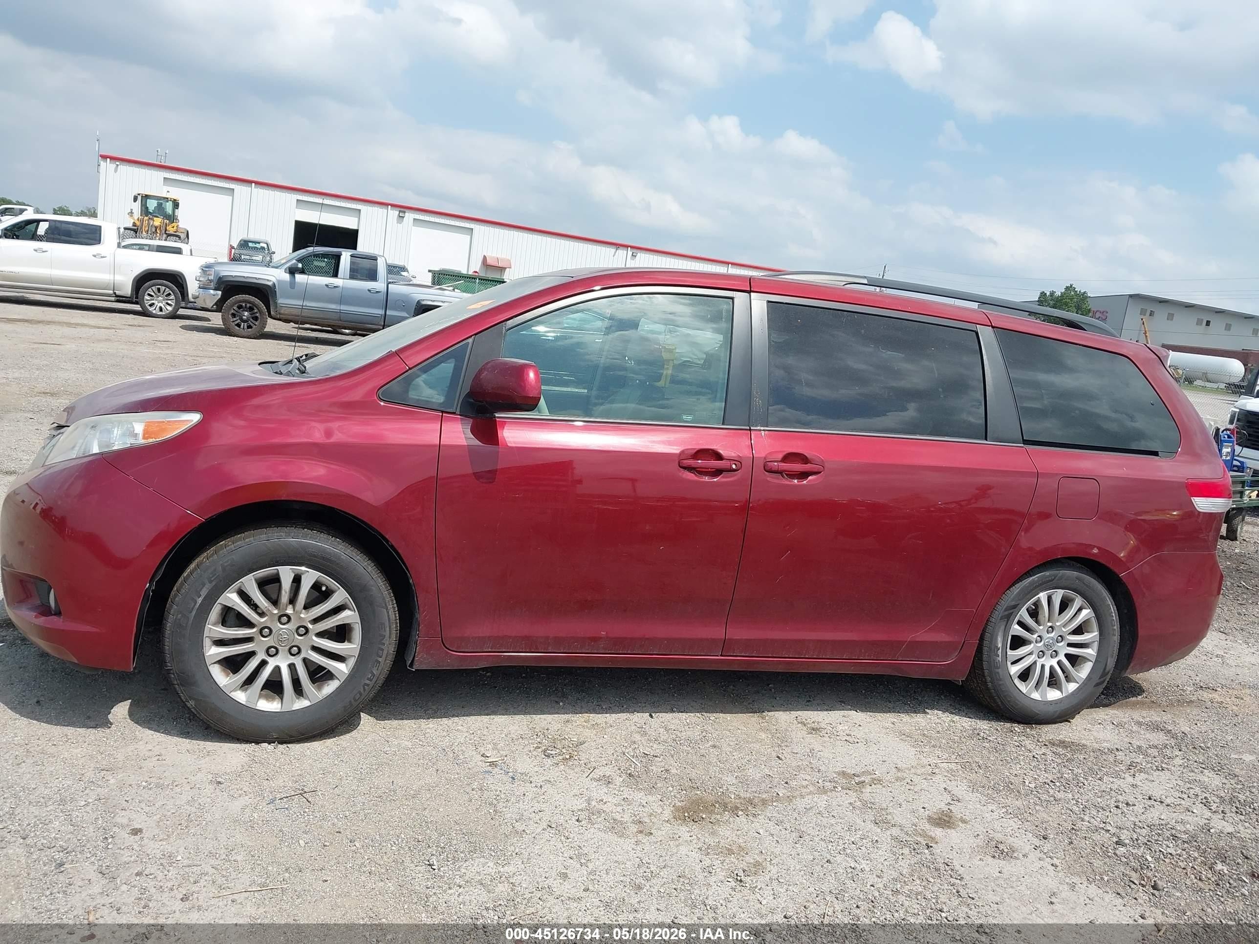 2014 Toyota Sienna Xle V6 8 Passenger Темно-бордовый vin: 5TDYK3DC6ES507766