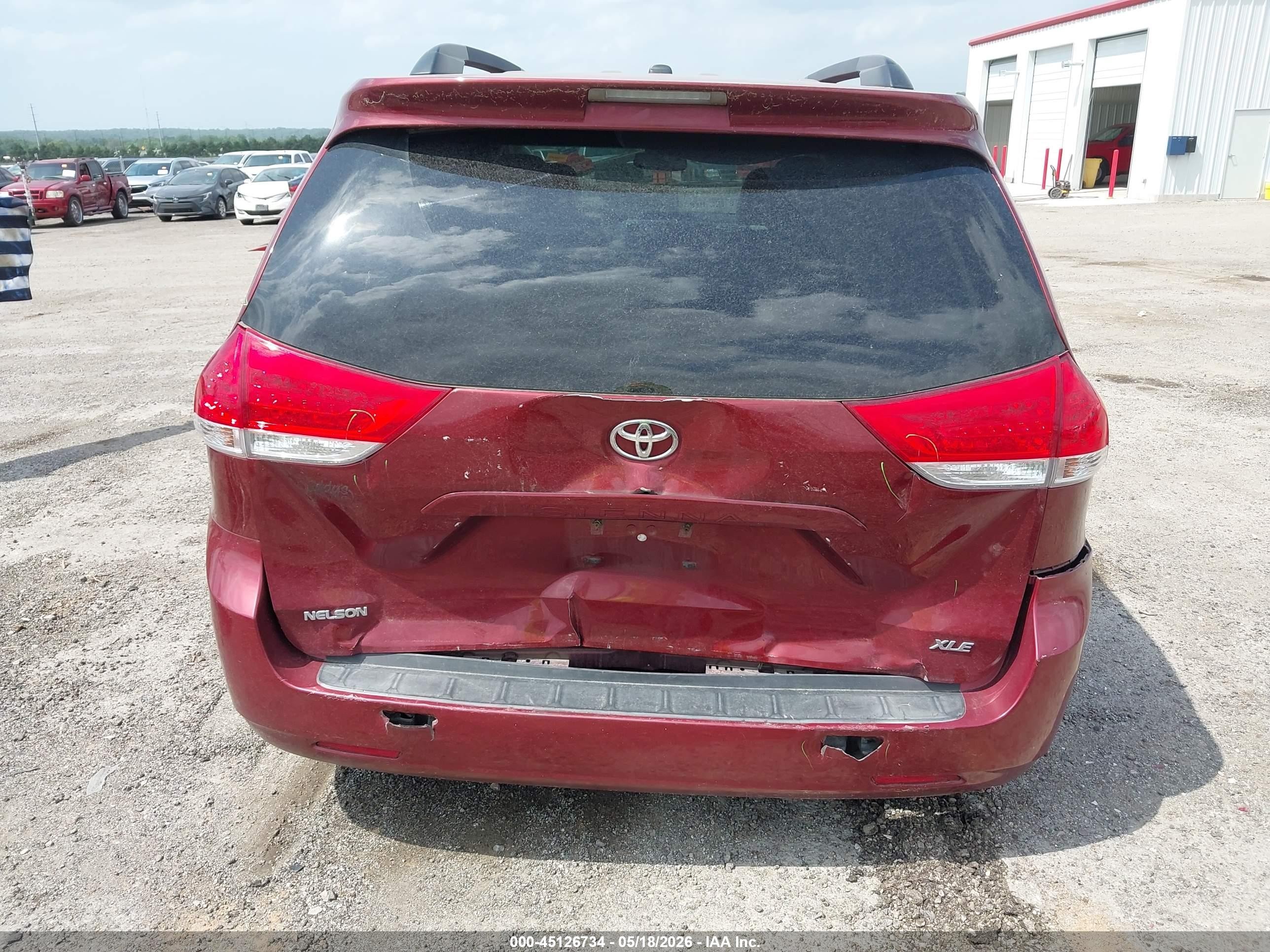 2014 Toyota Sienna Xle V6 8 Passenger Темно-бордовый vin: 5TDYK3DC6ES507766