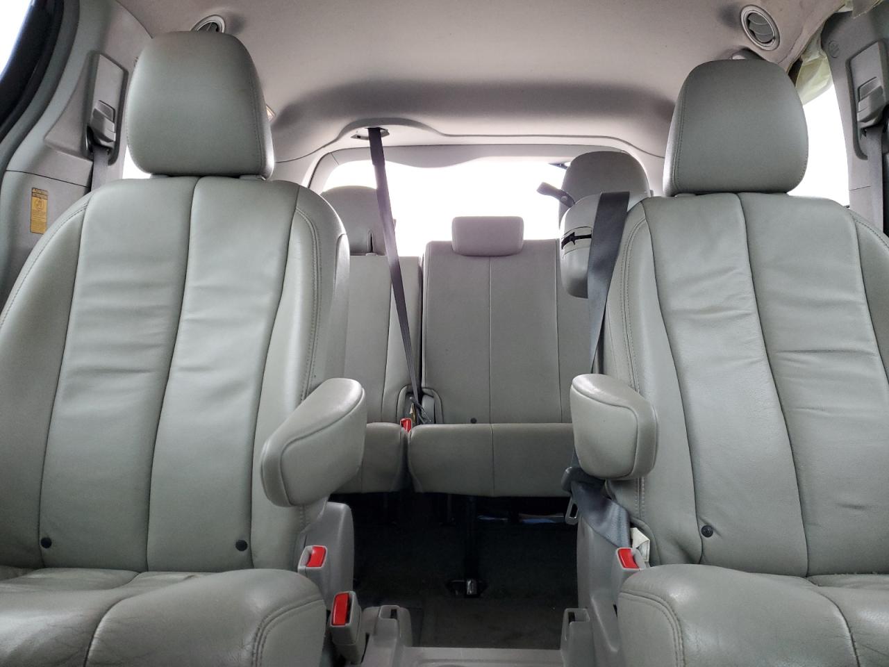 2014 Toyota Sienna Xle 8-passenger Blue vin: 5TDYK3DC6ES508836