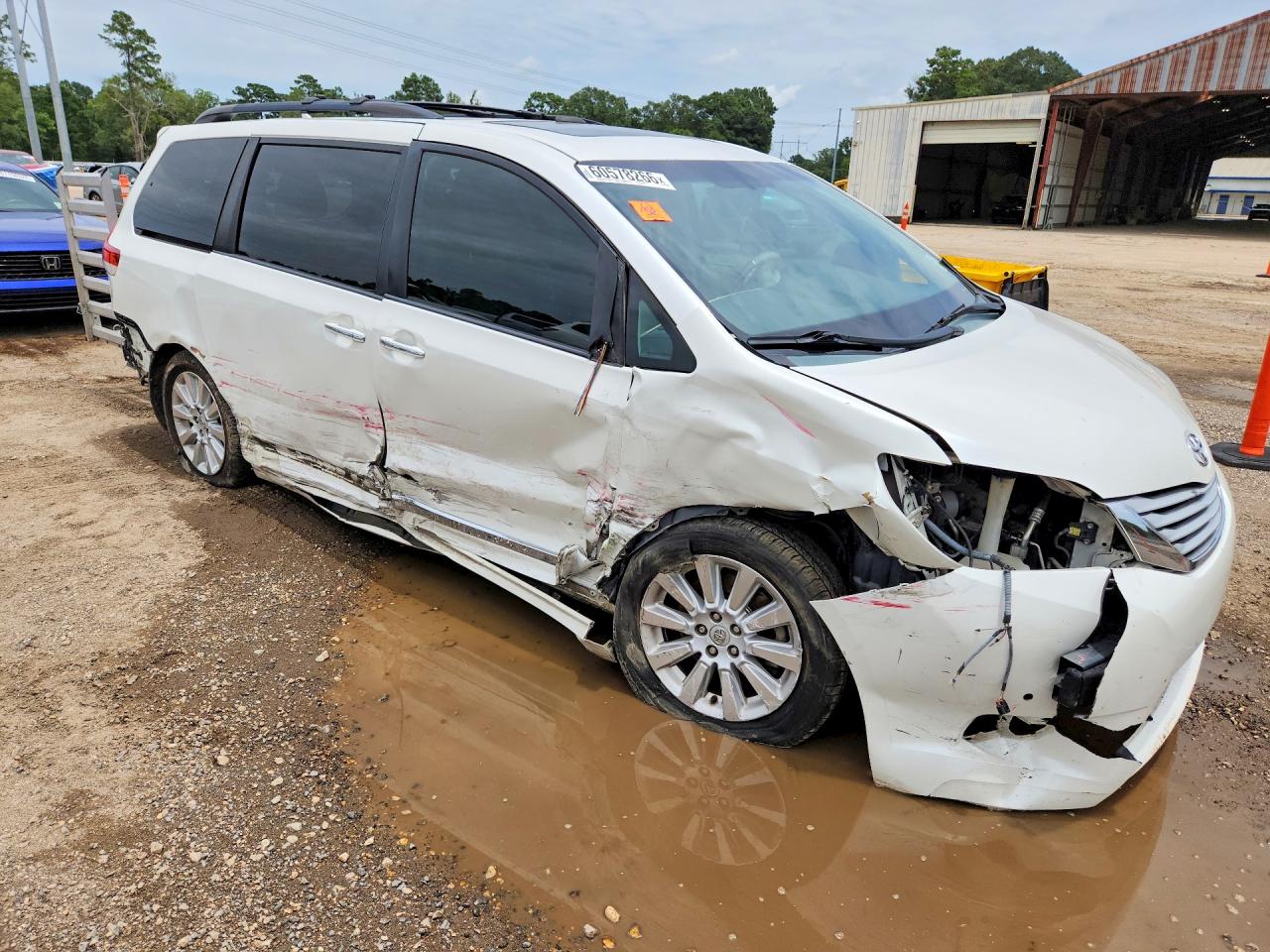 2014 Toyota Sienna Limited 7-passenger White vin: 5TDYK3DC6ES523840
