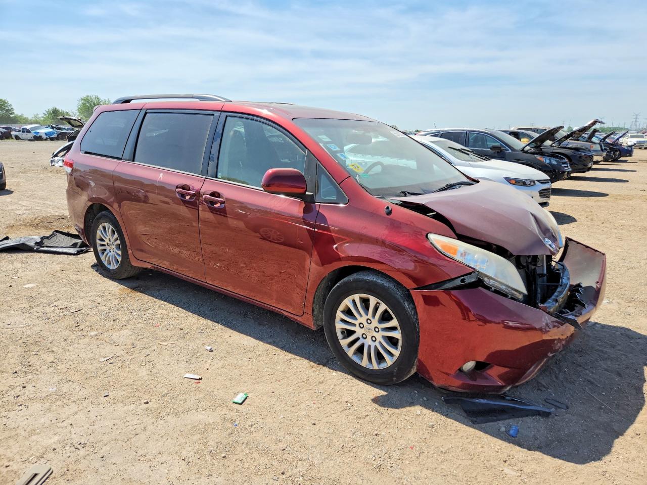 2014 Toyota Sienna Xle 8-passenger Maroon vin: 5TDYK3DC6ES526494