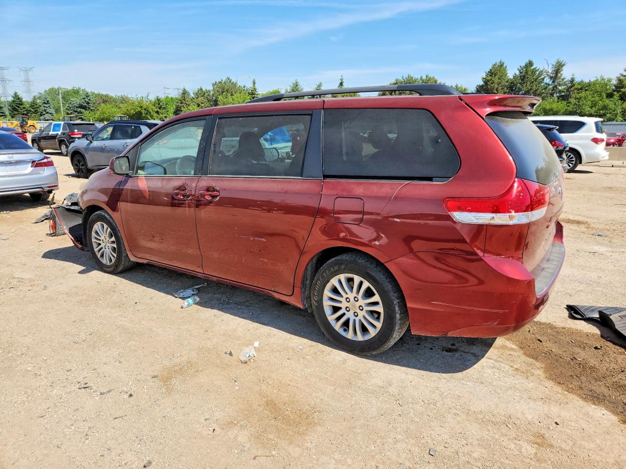 2014 Toyota Sienna Xle 8-passenger Maroon vin: 5TDYK3DC6ES526494