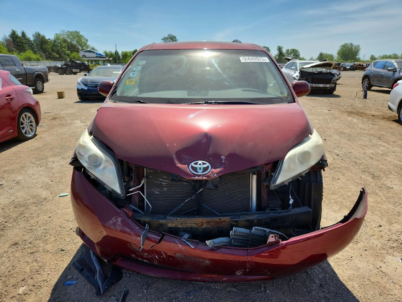 2014 Toyota Sienna Xle 8-passenger Maroon vin: 5TDYK3DC6ES526494