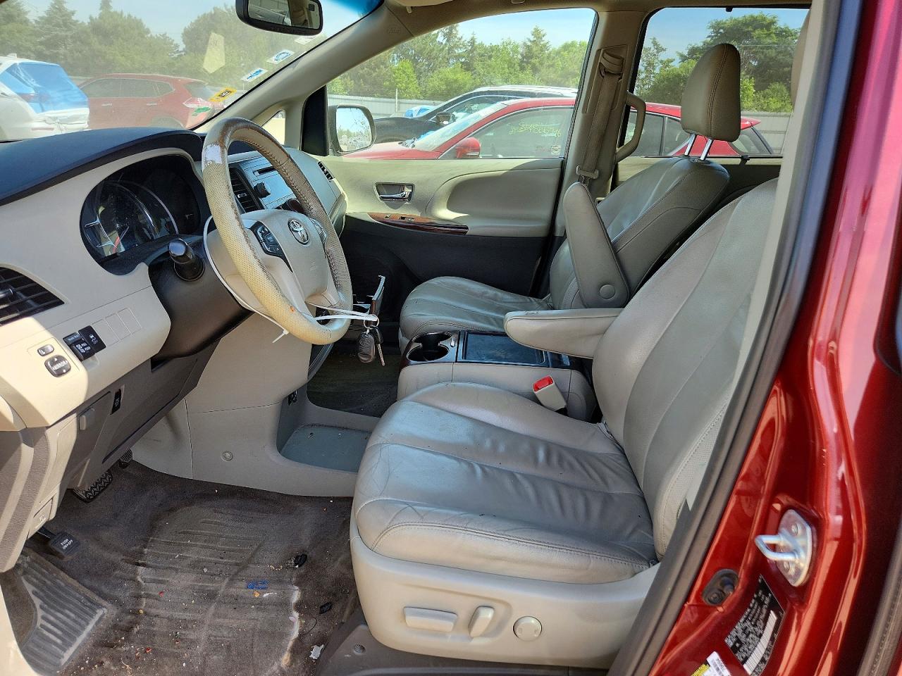 2014 Toyota Sienna Xle 8-passenger Maroon vin: 5TDYK3DC6ES526494