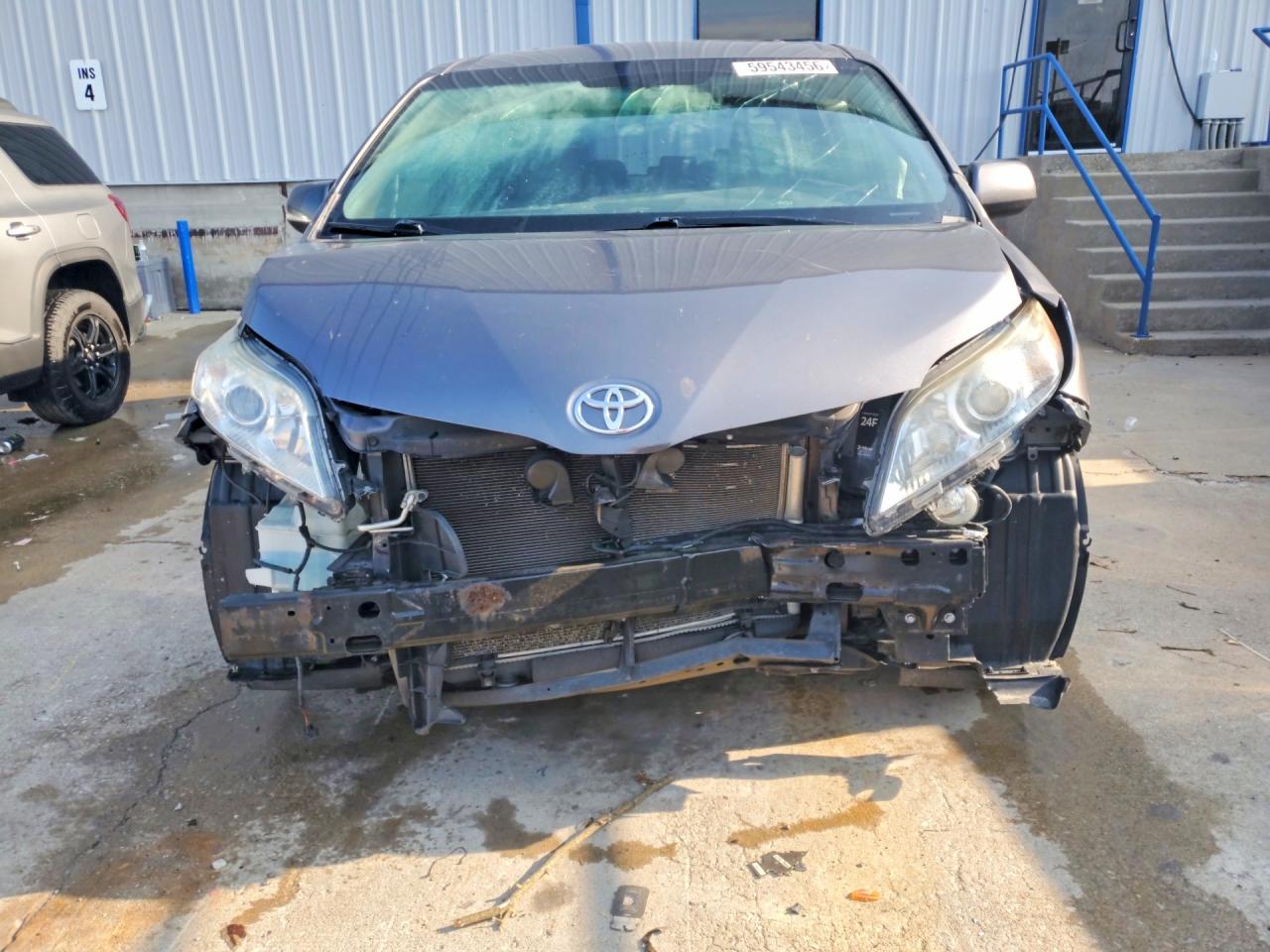 2015 Toyota Sienna Xle 8-passenger Gray vin: 5TDYK3DC6FS530966