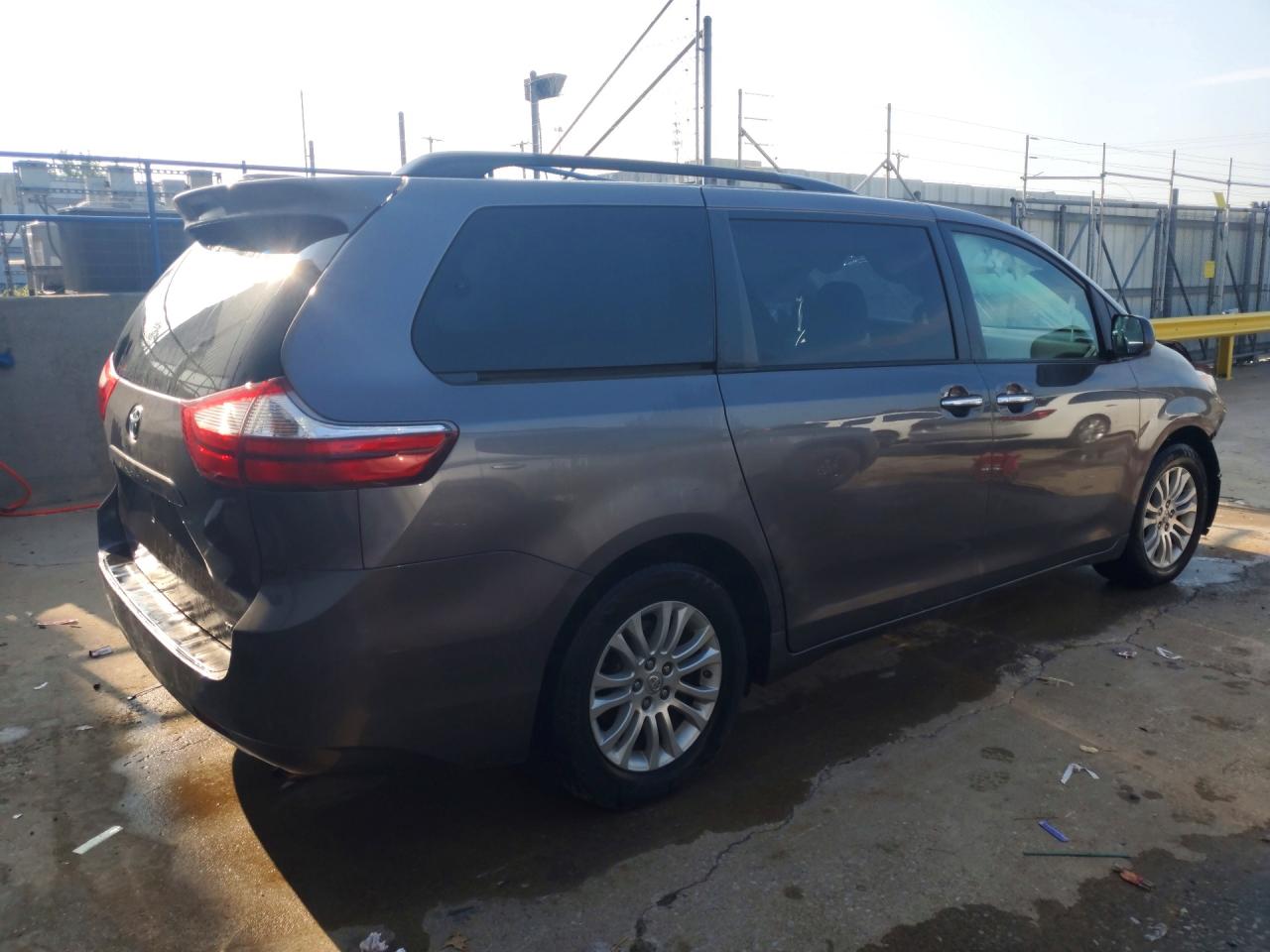 2015 Toyota Sienna Xle 8-passenger Gray vin: 5TDYK3DC6FS530966