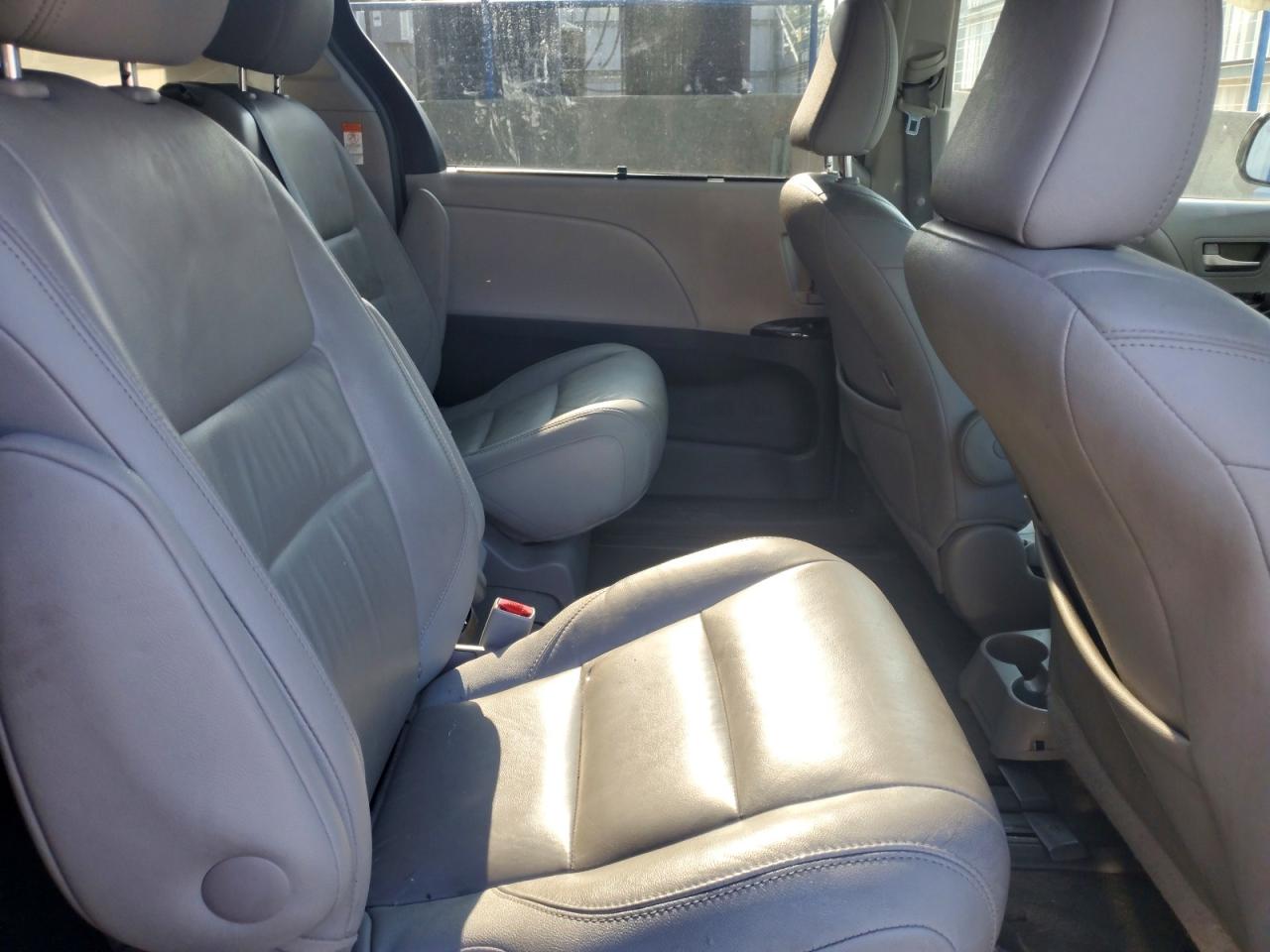 2015 Toyota Sienna Xle 8-passenger Gray vin: 5TDYK3DC6FS530966