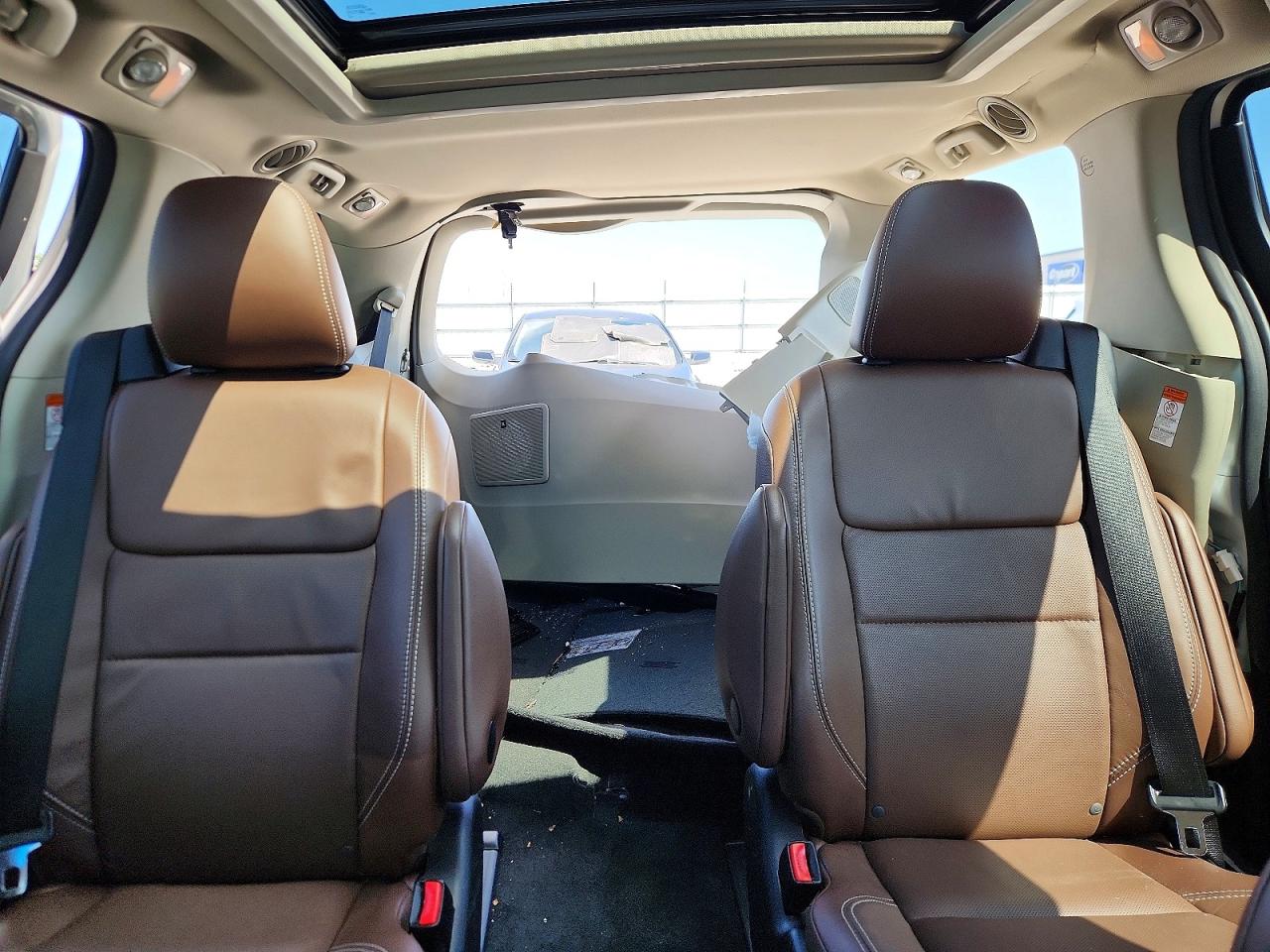 2015 Toyota Sienna Limited Premium 7-passenger Белый vin: 5TDYK3DC6FS568245