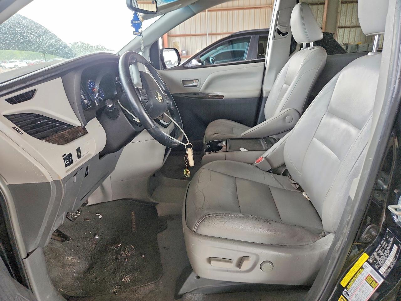 2015 Toyota Sienna Xle 8-passenger Black vin: 5TDYK3DC6FS581397