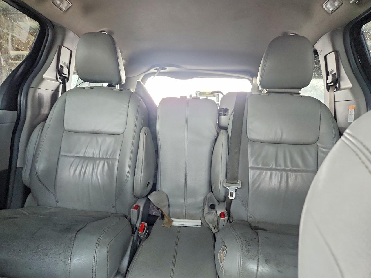 2015 Toyota Sienna Xle 8-passenger Black vin: 5TDYK3DC6FS581397