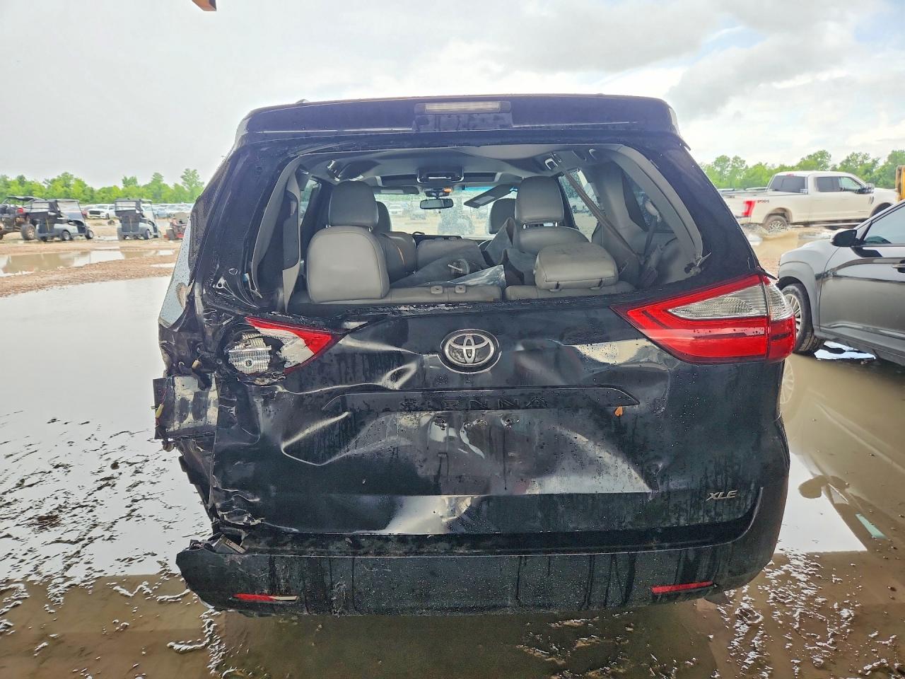 2015 Toyota Sienna Xle 8-passenger Black vin: 5TDYK3DC6FS581397