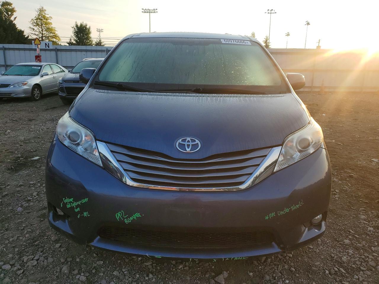 2015 Toyota Sienna Xle Premium 8-passenger Blue vin: 5TDYK3DC6FS584901
