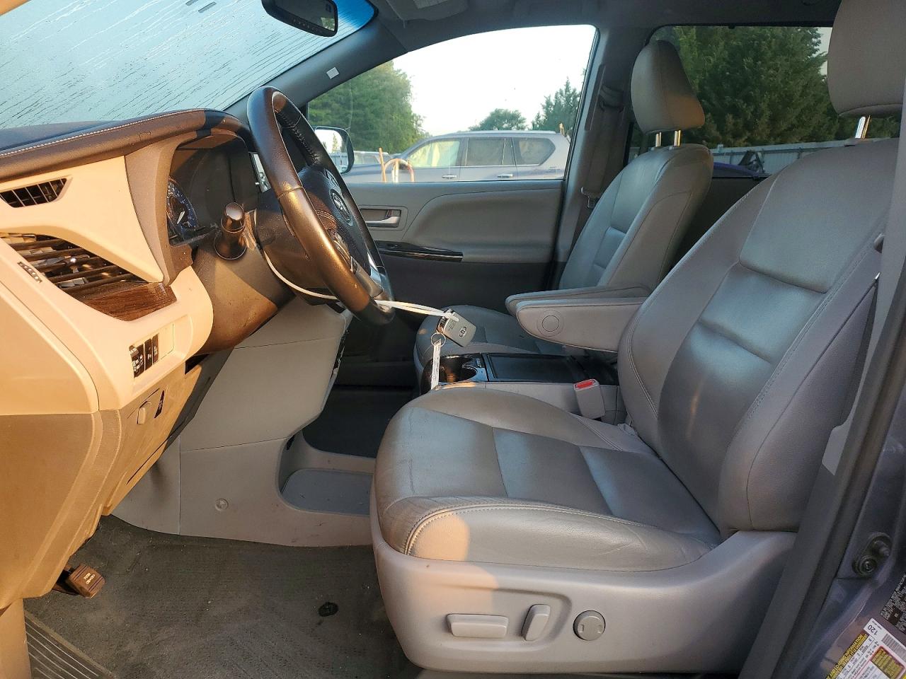 2015 Toyota Sienna Xle Premium 8-passenger Blue vin: 5TDYK3DC6FS584901