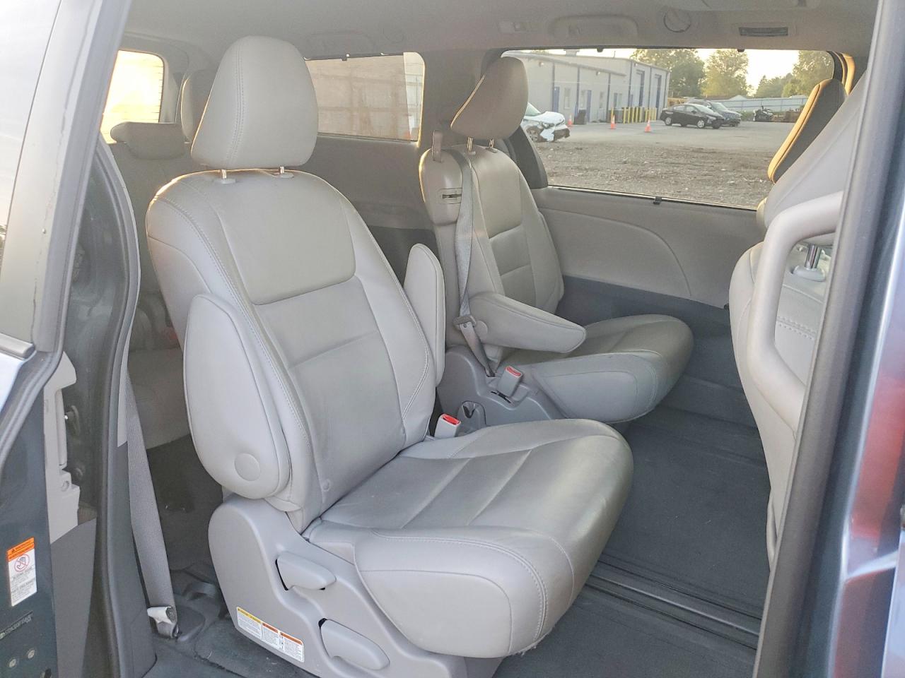 2015 Toyota Sienna Xle Premium 8-passenger Blue vin: 5TDYK3DC6FS584901