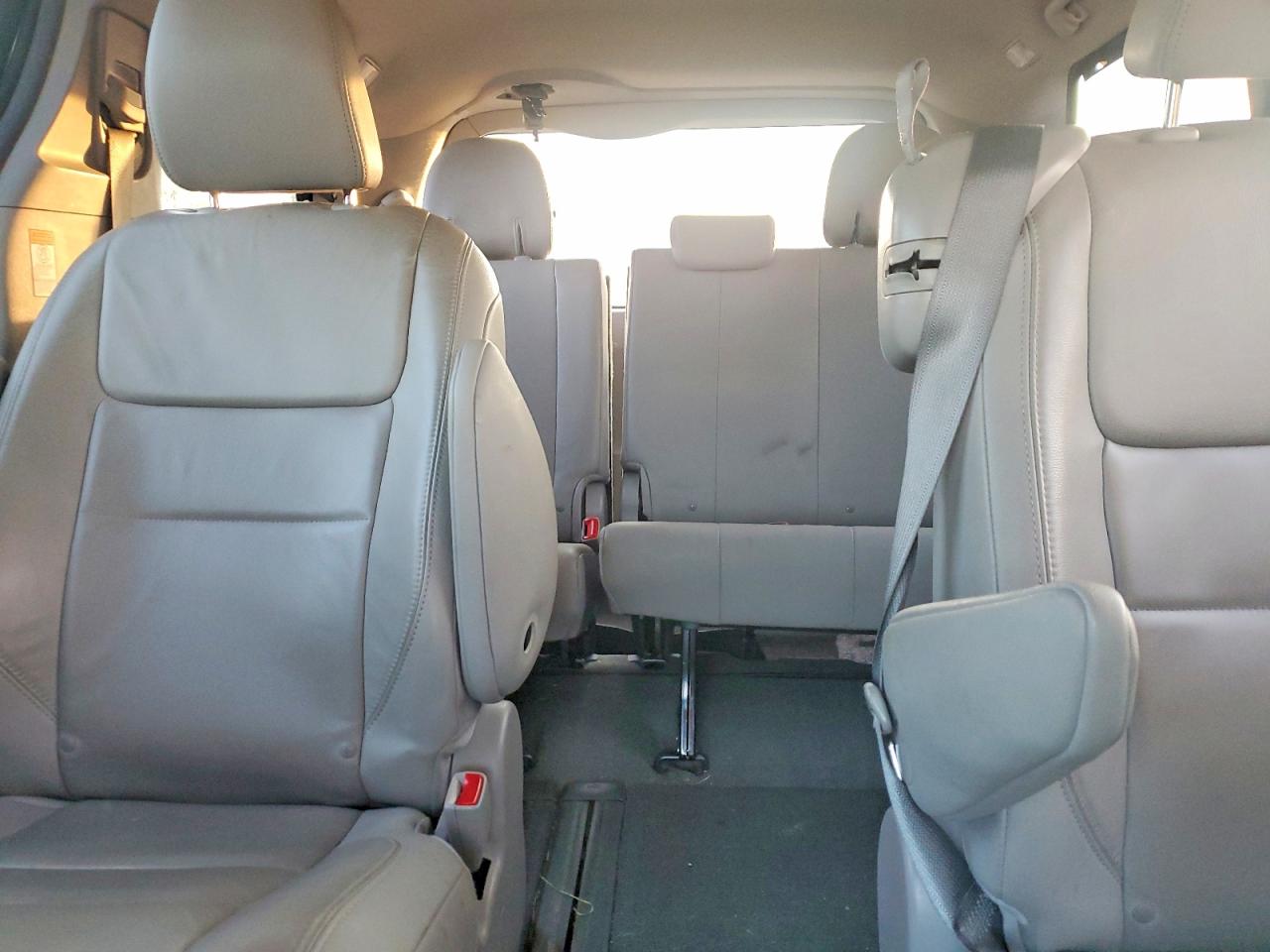 2015 Toyota Sienna Xle Premium 8-passenger Blue vin: 5TDYK3DC6FS584901