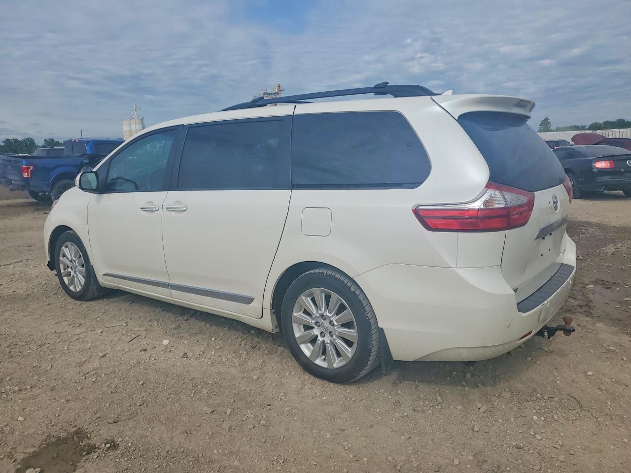 2015 Toyota Sienna Limited Premium 7-passenger White vin: 5TDYK3DC6FS625821