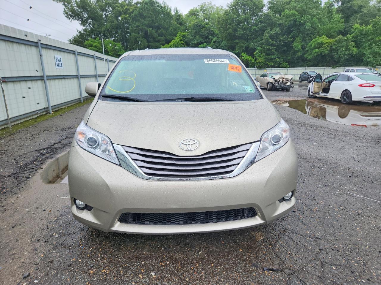 2015 Toyota Sienna Xle 8-passenger Beige vin: 5TDYK3DC6FS634132