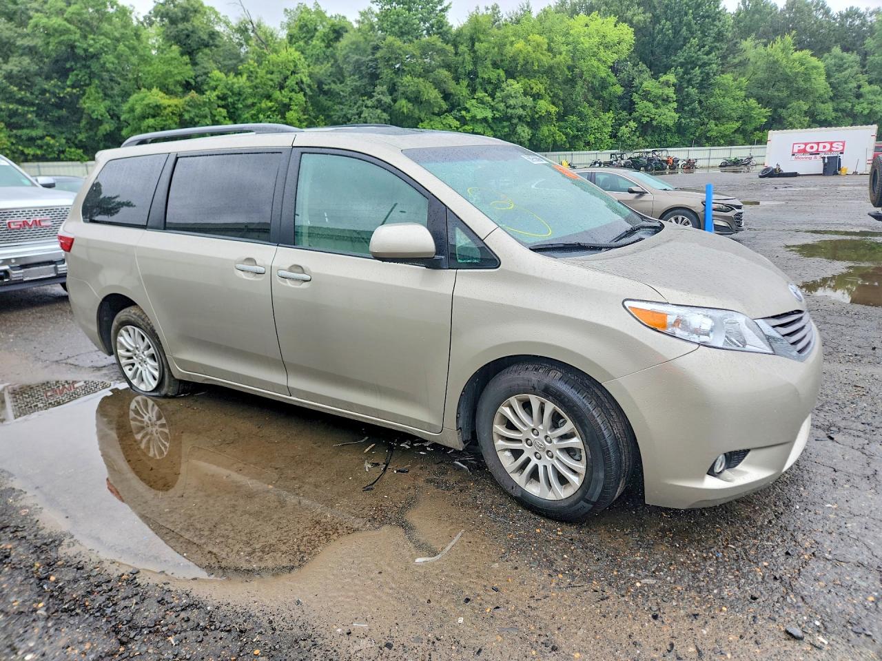 2015 Toyota Sienna Xle 8-passenger Beige vin: 5TDYK3DC6FS634132
