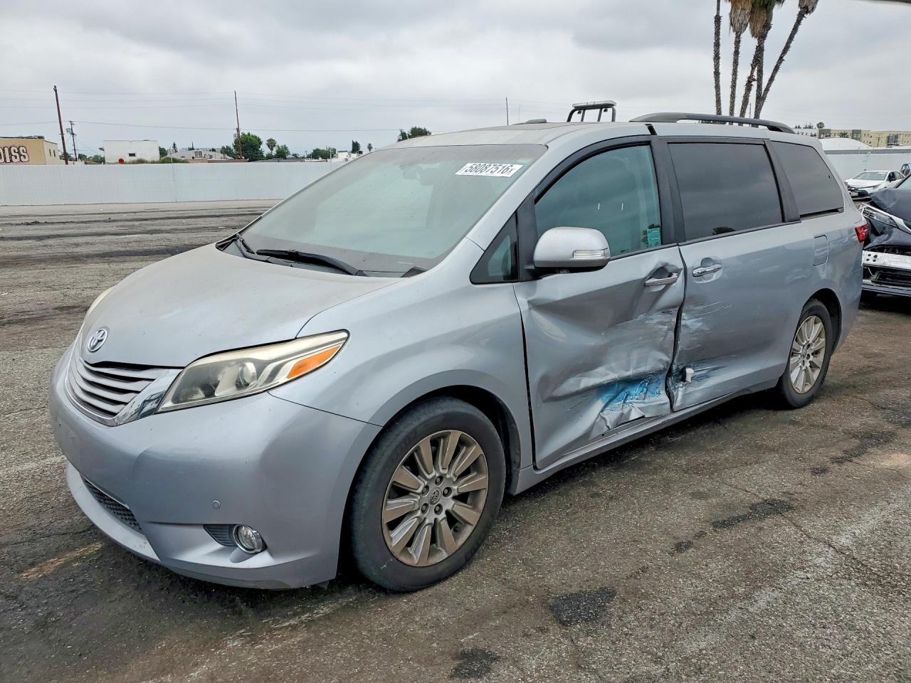 2015 Toyota Sienna Limited Premium 7-passenger Серебряный vin: 5TDYK3DC6FS648628