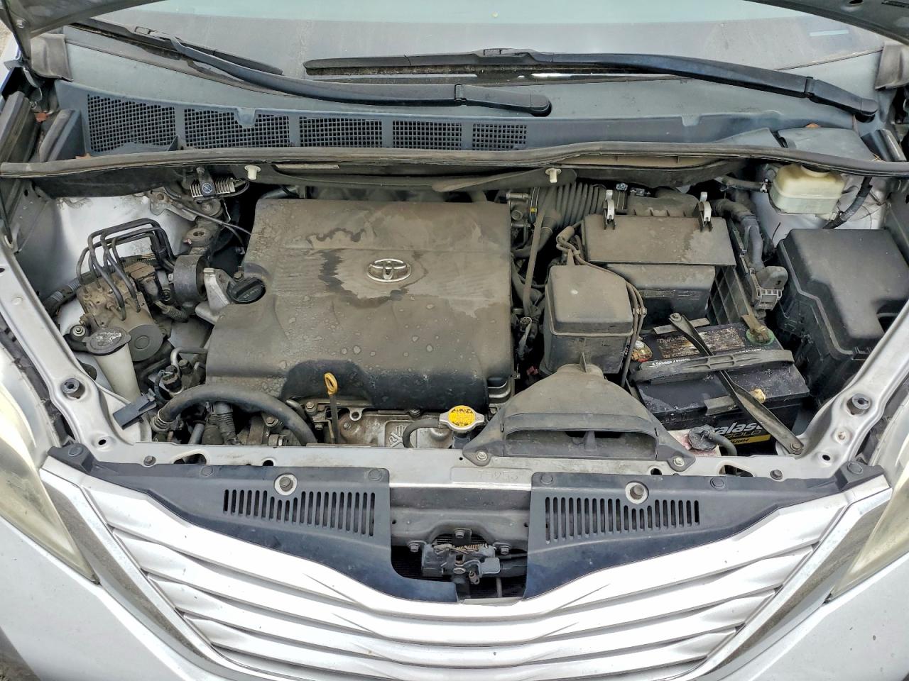 2015 Toyota Sienna Limited Premium 7-passenger Серебряный vin: 5TDYK3DC6FS648628