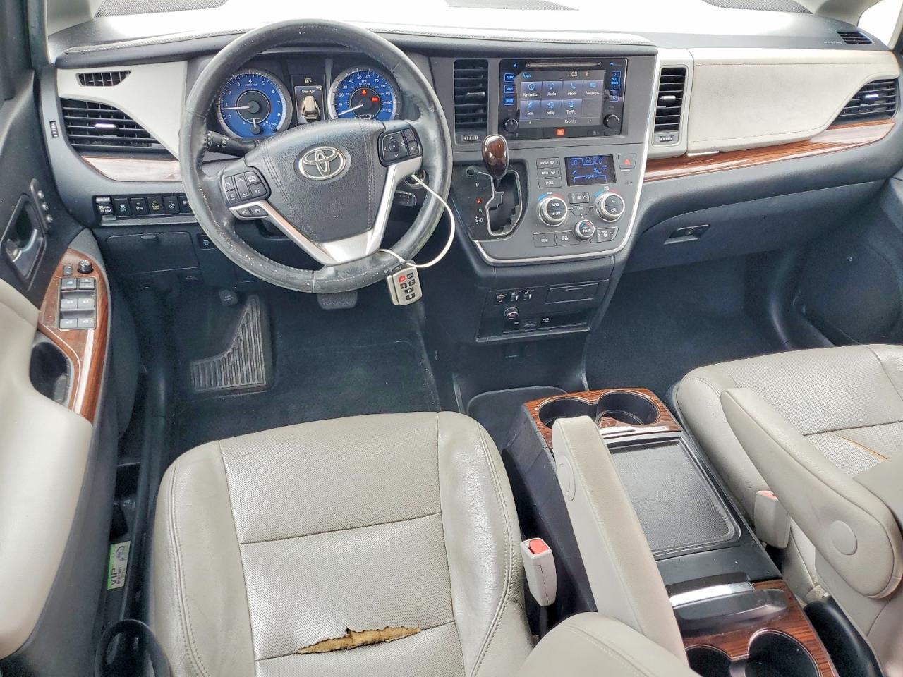 2015 Toyota Sienna Limited Premium 7-passenger Серебряный vin: 5TDYK3DC6FS648628