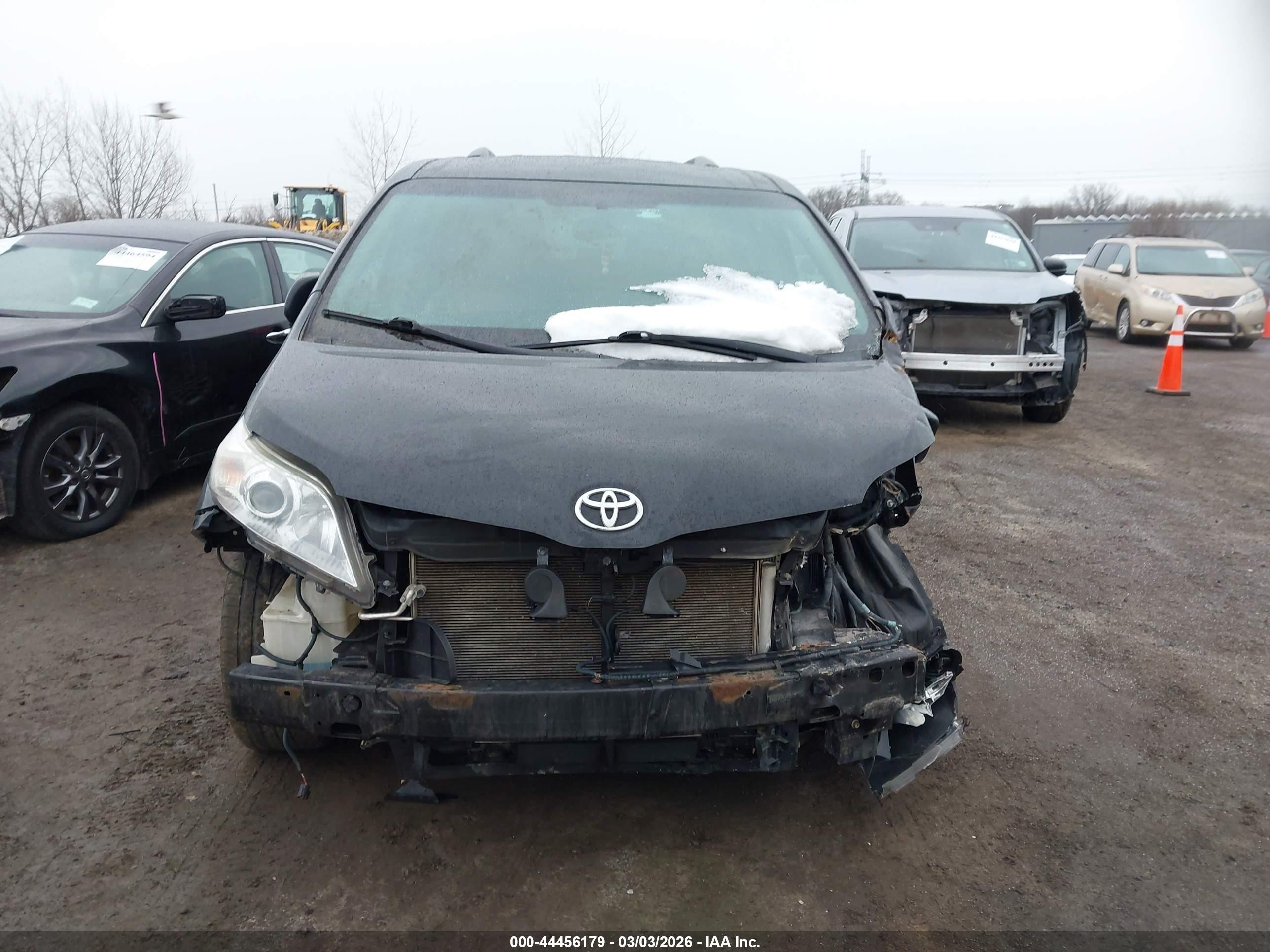 2015 Toyota Sienna Xle 8 Passenger Black vin: 5TDYK3DC6FS661671
