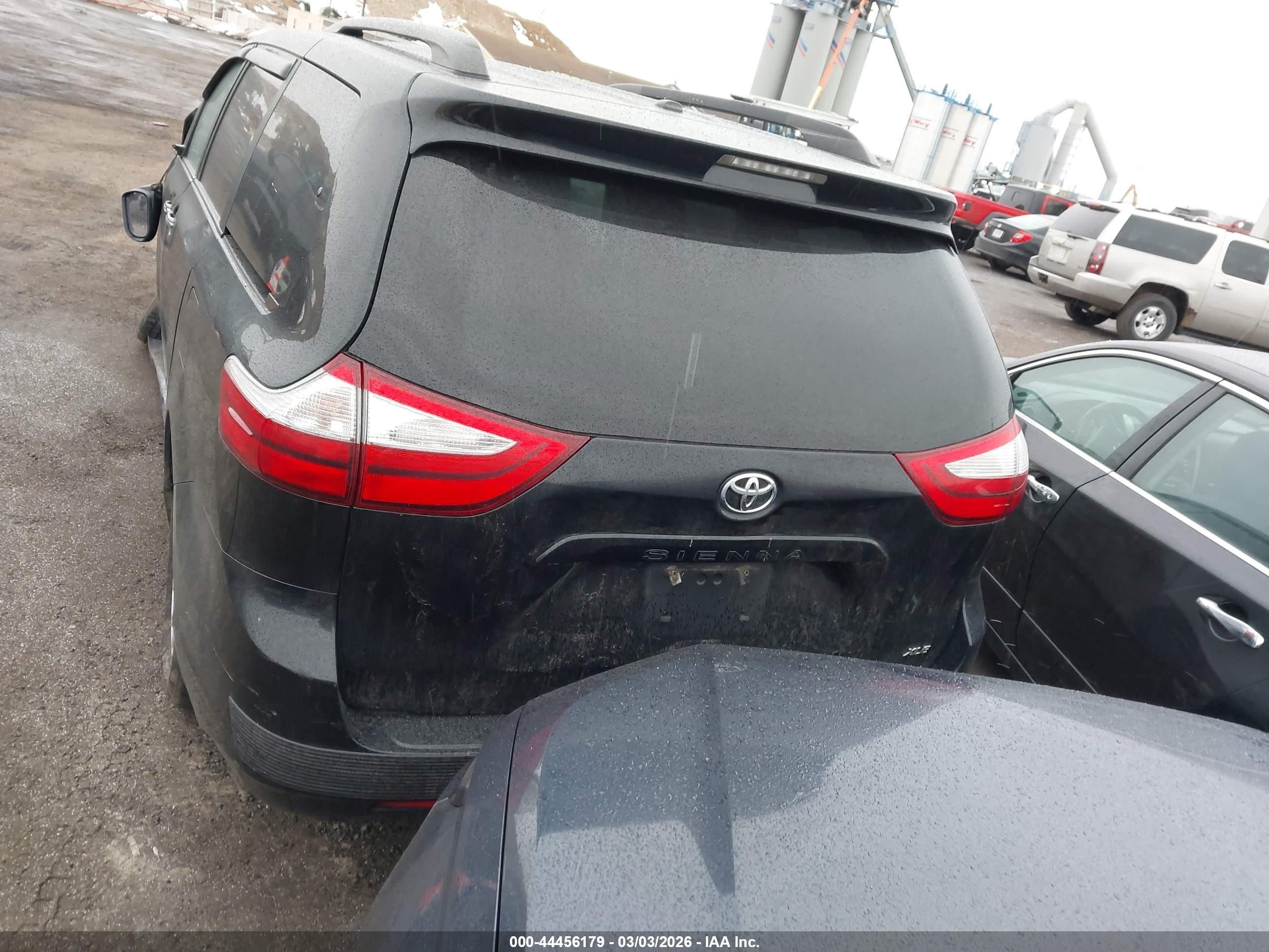 2015 Toyota Sienna Xle 8 Passenger Black vin: 5TDYK3DC6FS661671
