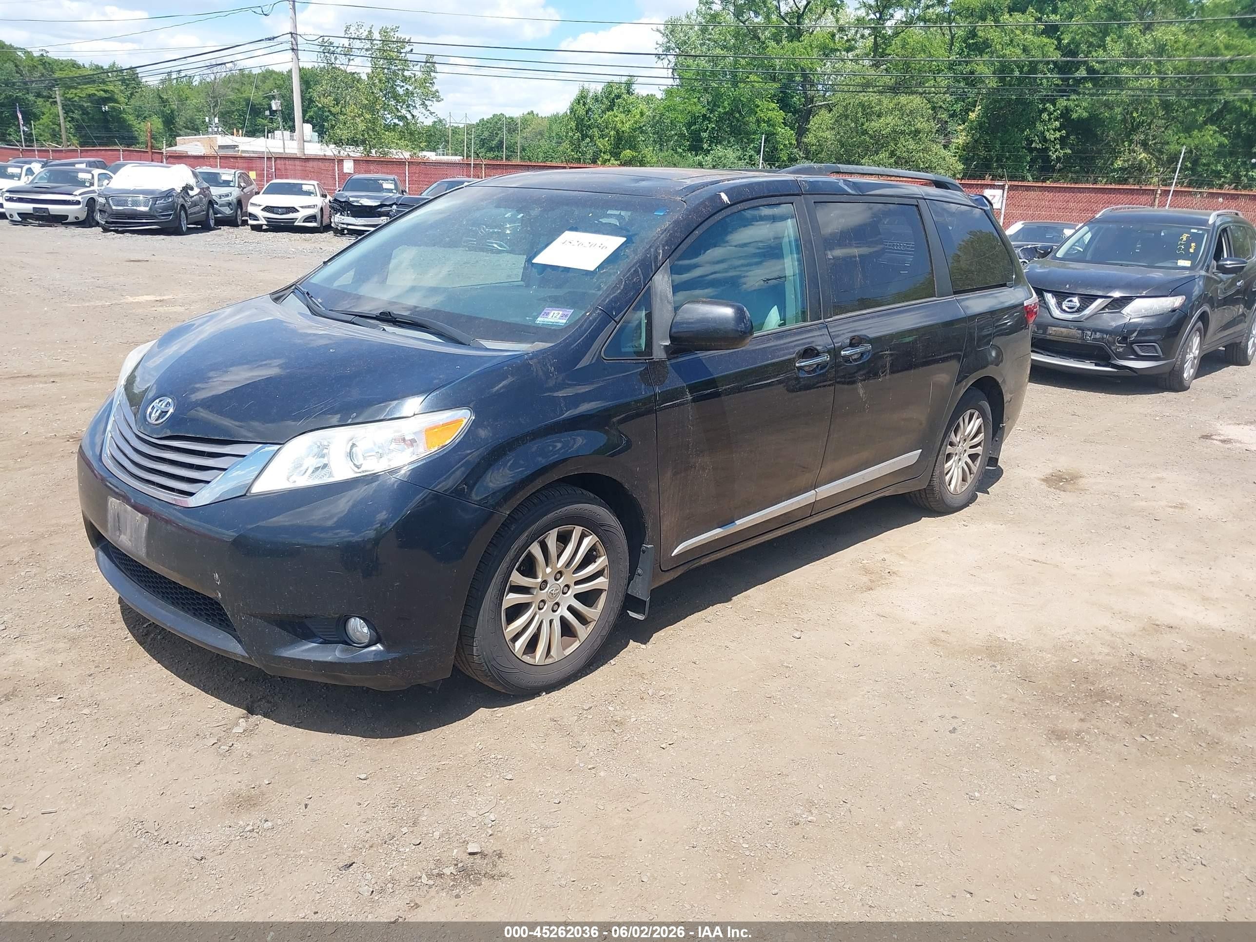 2015 Toyota Sienna Xle 8 Passenger Black vin: 5TDYK3DC6FS686411