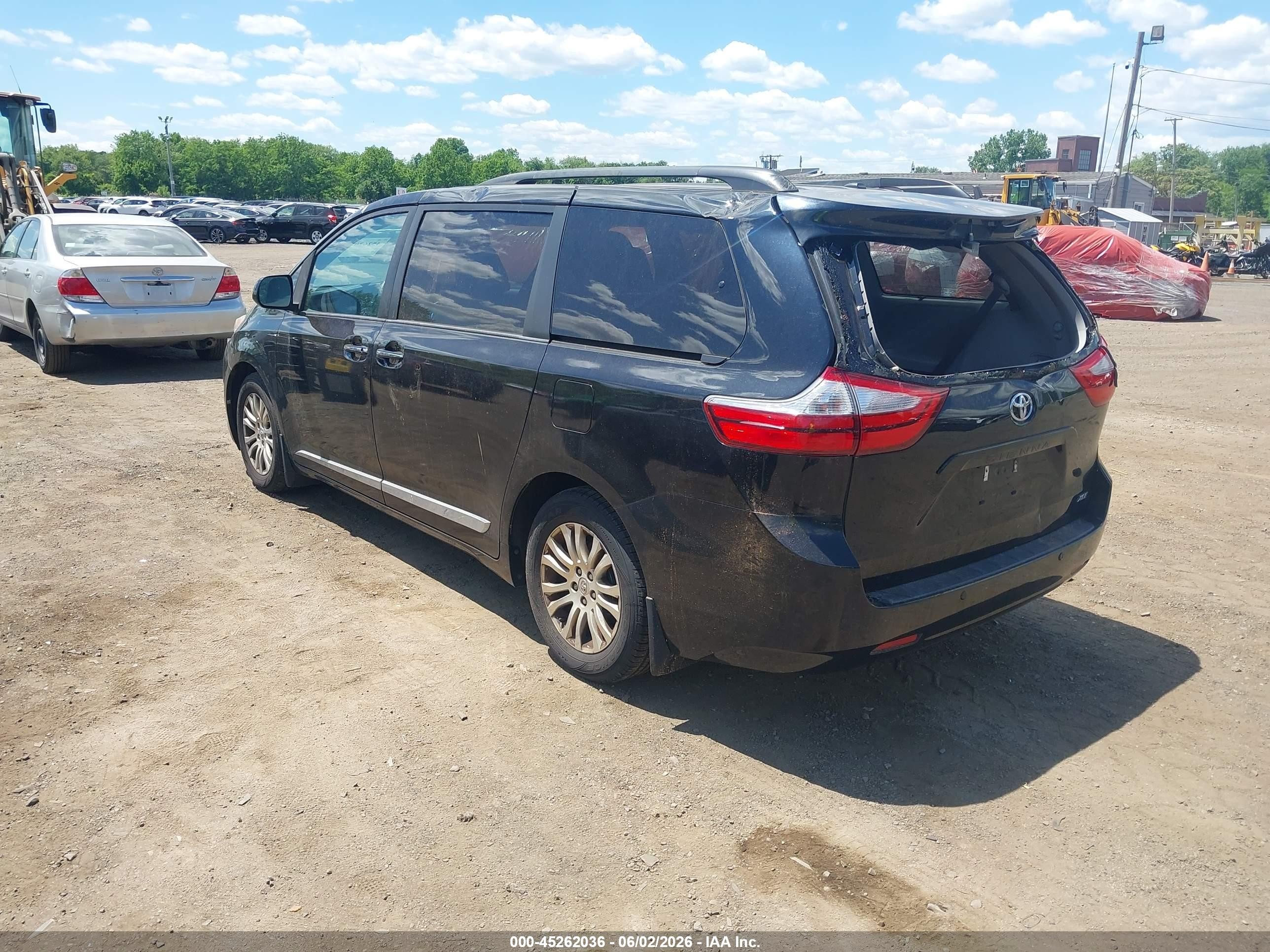 2015 Toyota Sienna Xle 8 Passenger Black vin: 5TDYK3DC6FS686411
