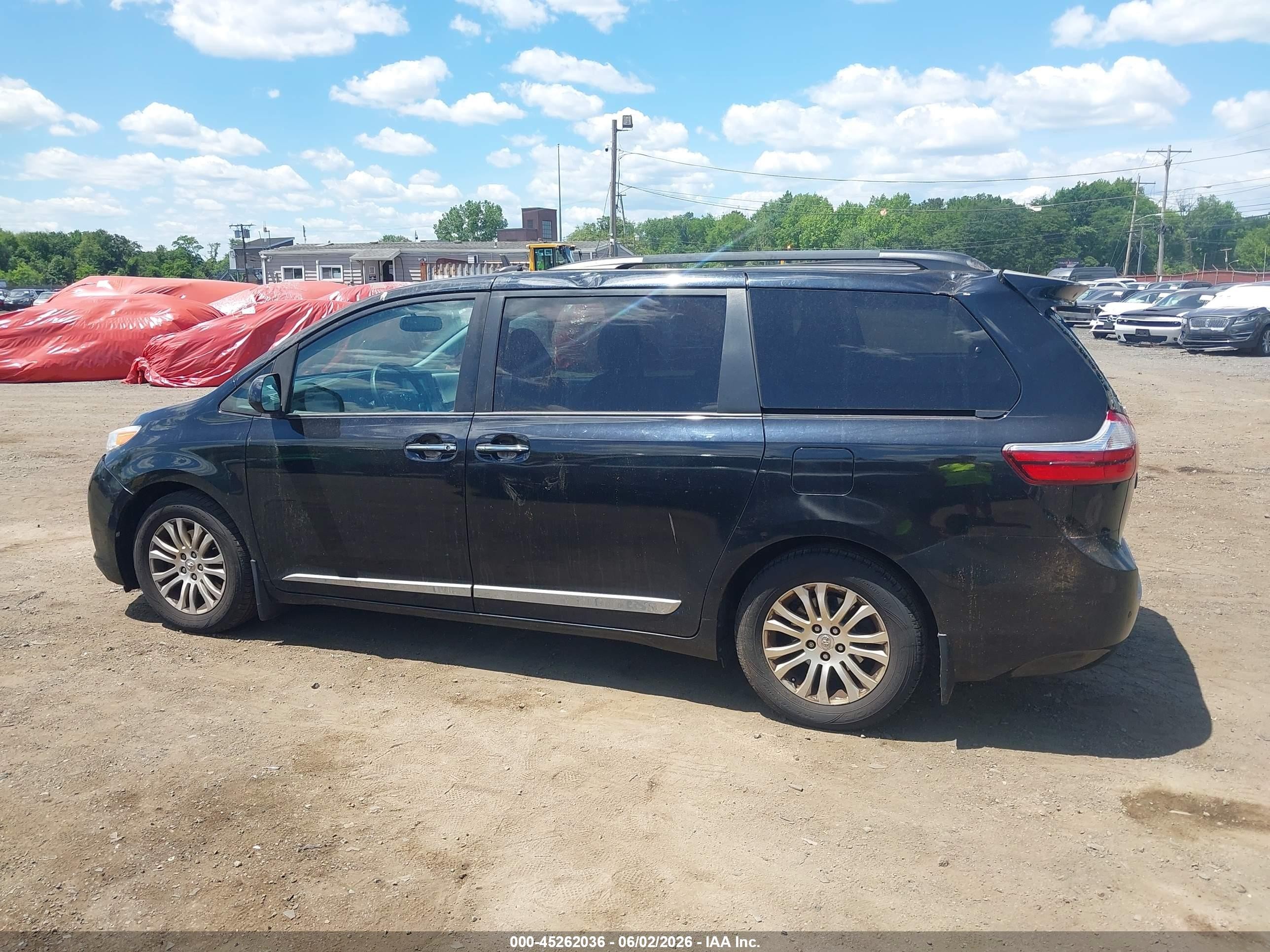 2015 Toyota Sienna Xle 8 Passenger Black vin: 5TDYK3DC6FS686411
