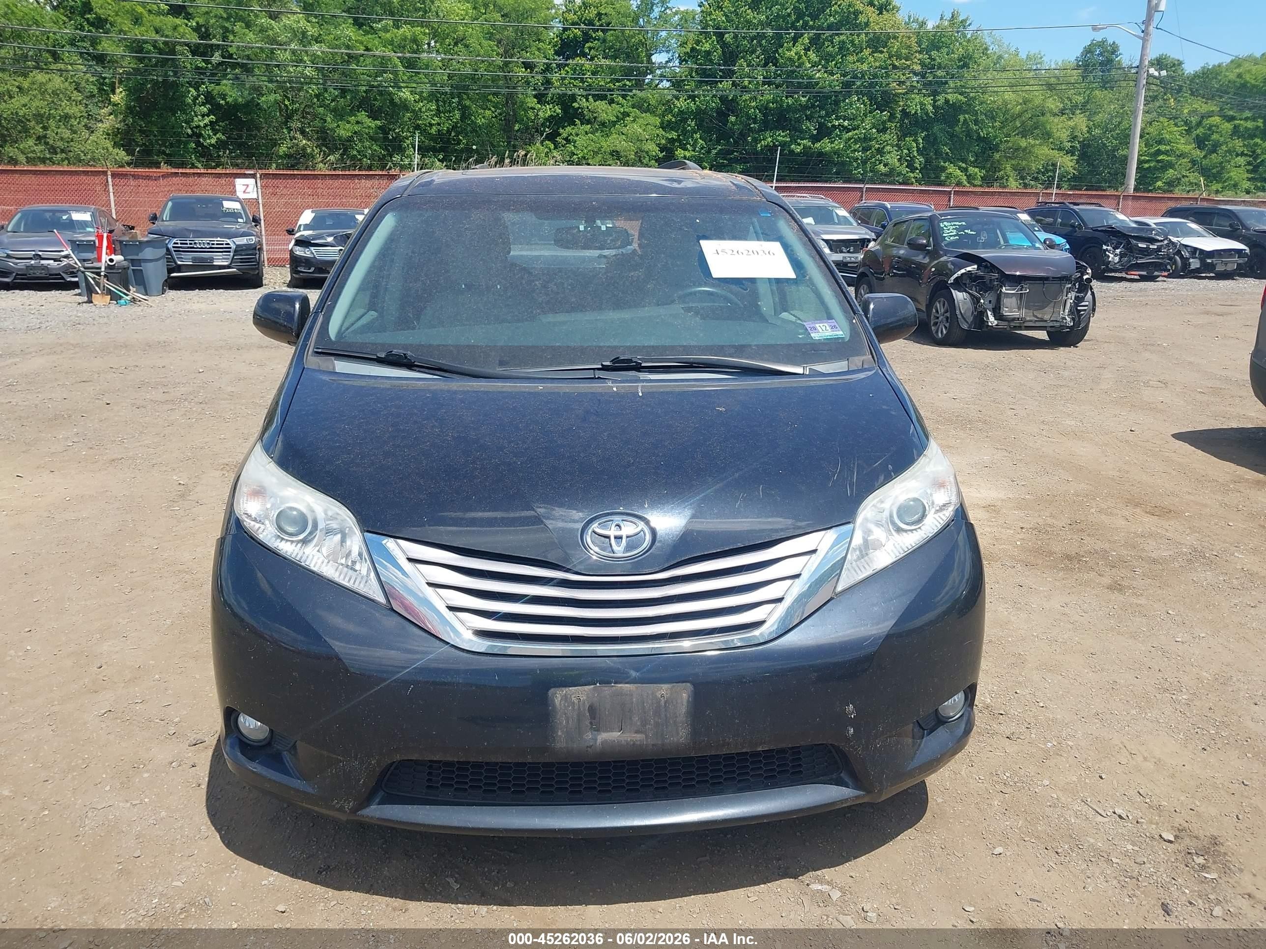 2015 Toyota Sienna Xle 8 Passenger Black vin: 5TDYK3DC6FS686411