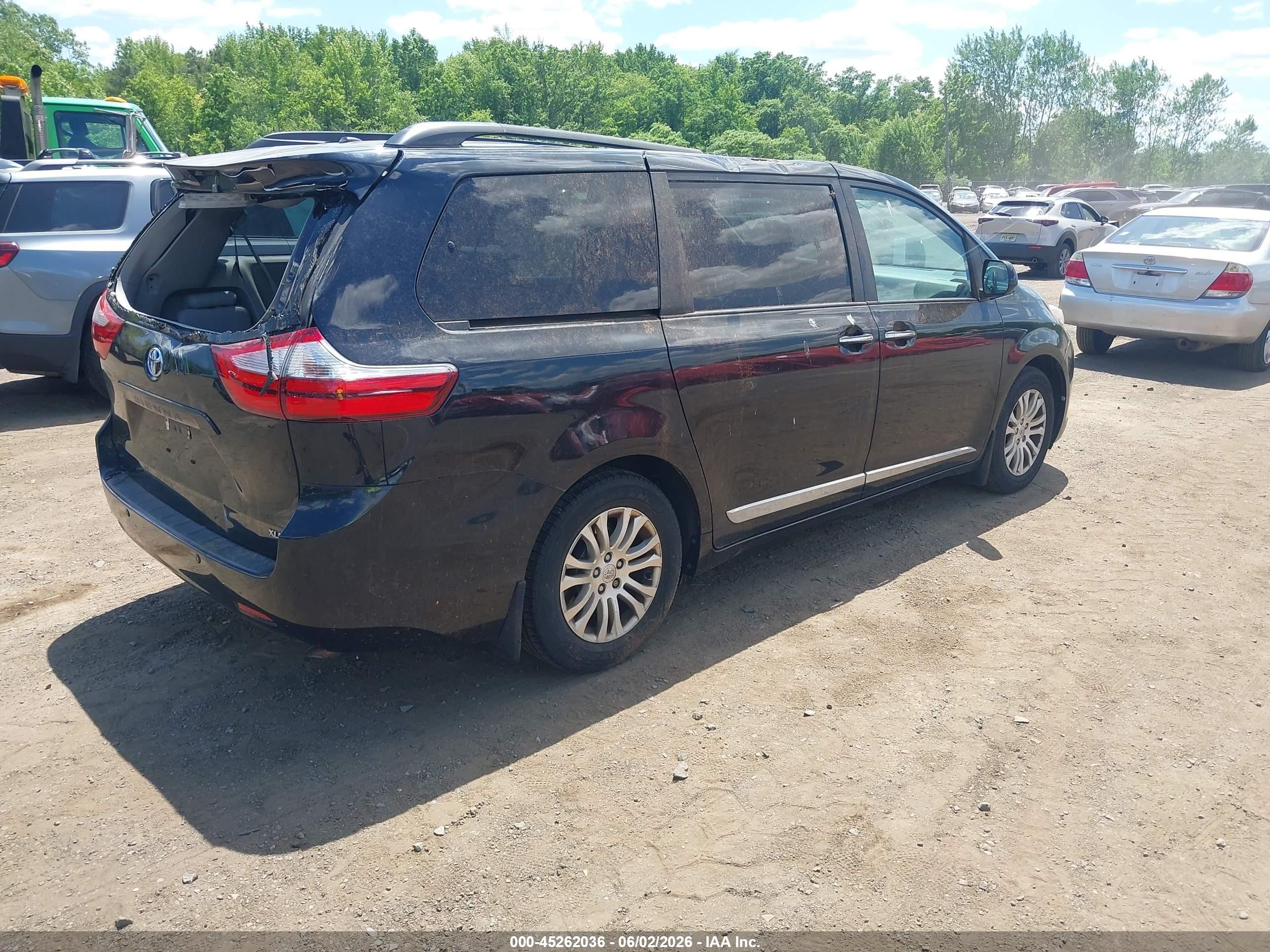 2015 Toyota Sienna Xle 8 Passenger Black vin: 5TDYK3DC6FS686411