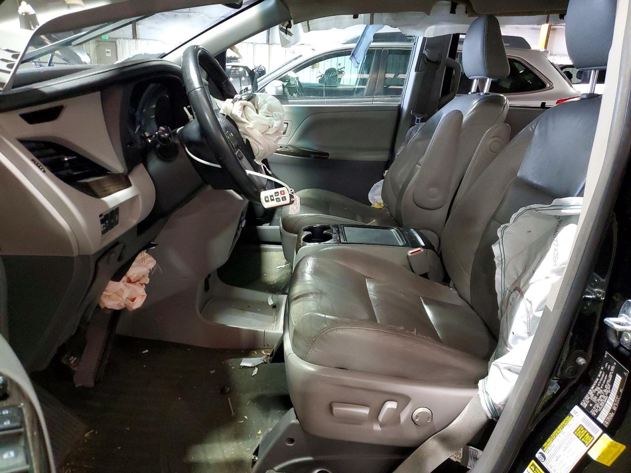 2015 Toyota Sienna Xle Premium 8-passenger Black vin: 5TDYK3DC6FS688000