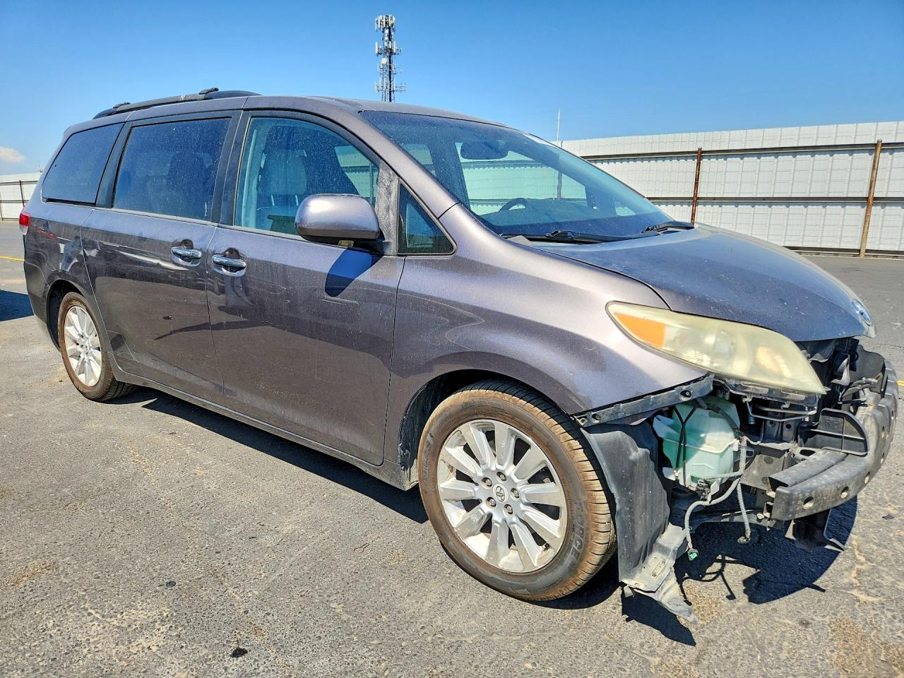 2011 Toyota Sienna Limited 7-passenger Gray vin: 5TDYK3DC7BS038313