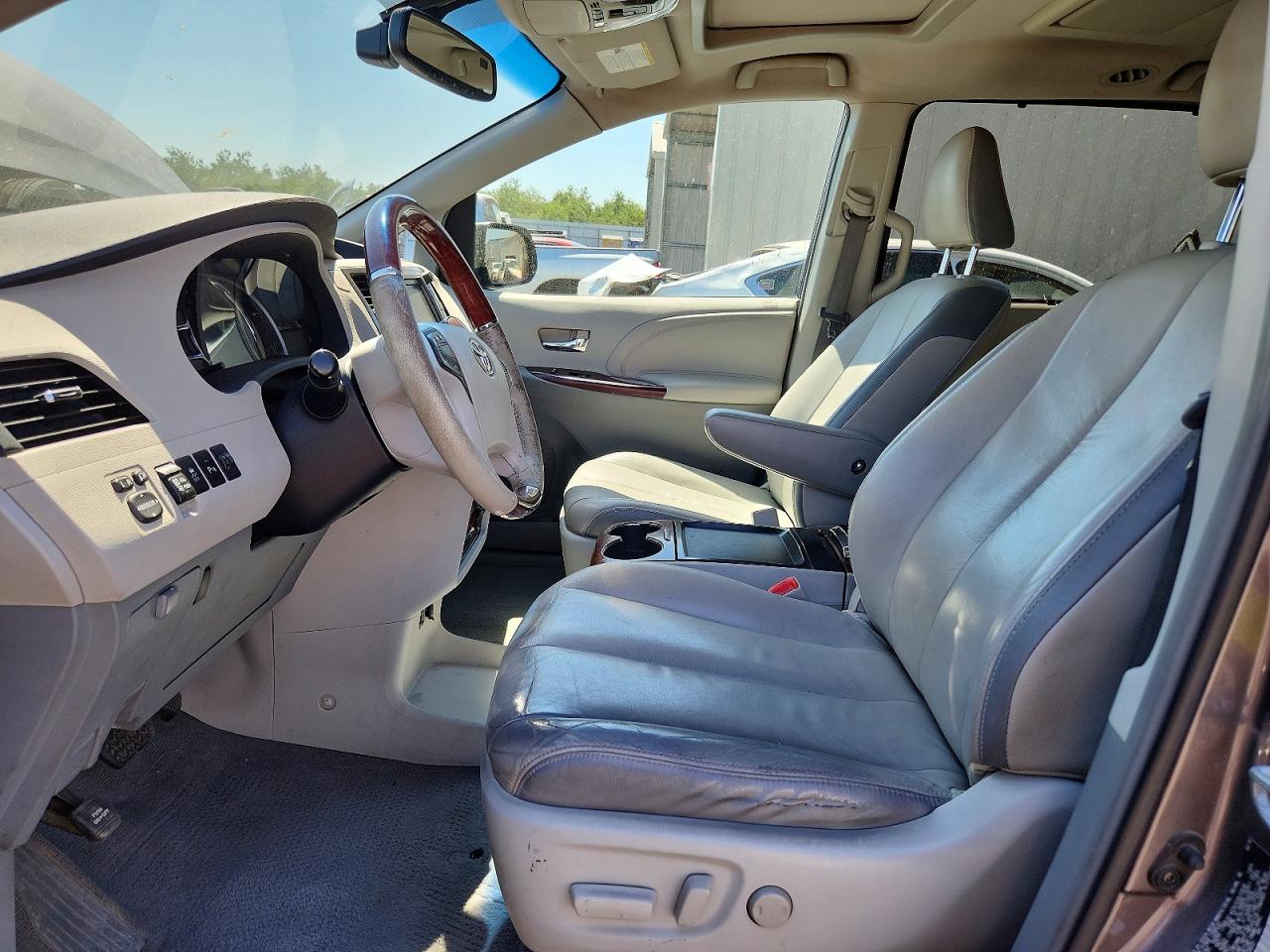 2011 Toyota Sienna Limited 7-passenger Gray vin: 5TDYK3DC7BS038313