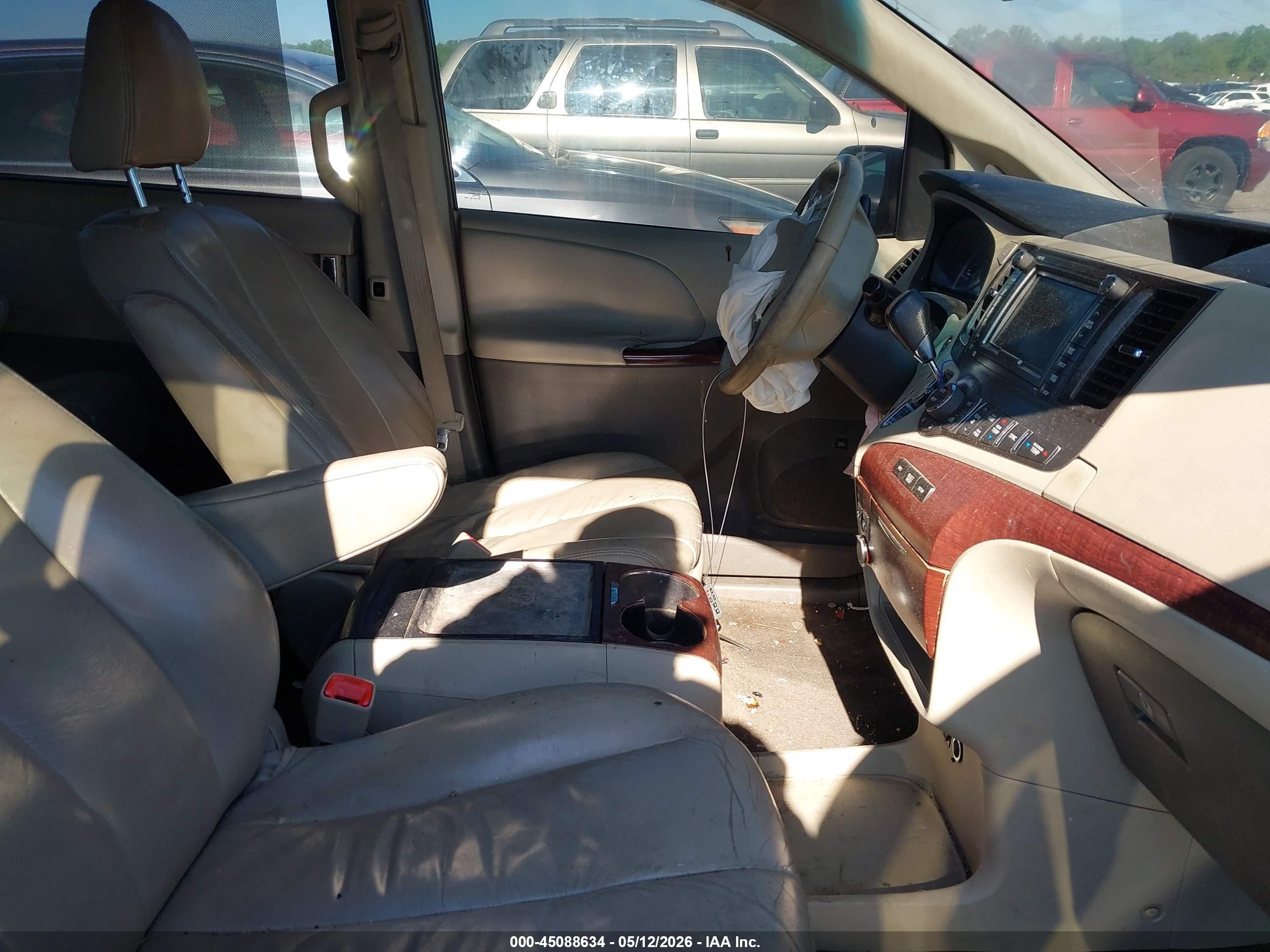 2011 Toyota Sienna Xle V6 Burgundy vin: 5TDYK3DC7BS114760
