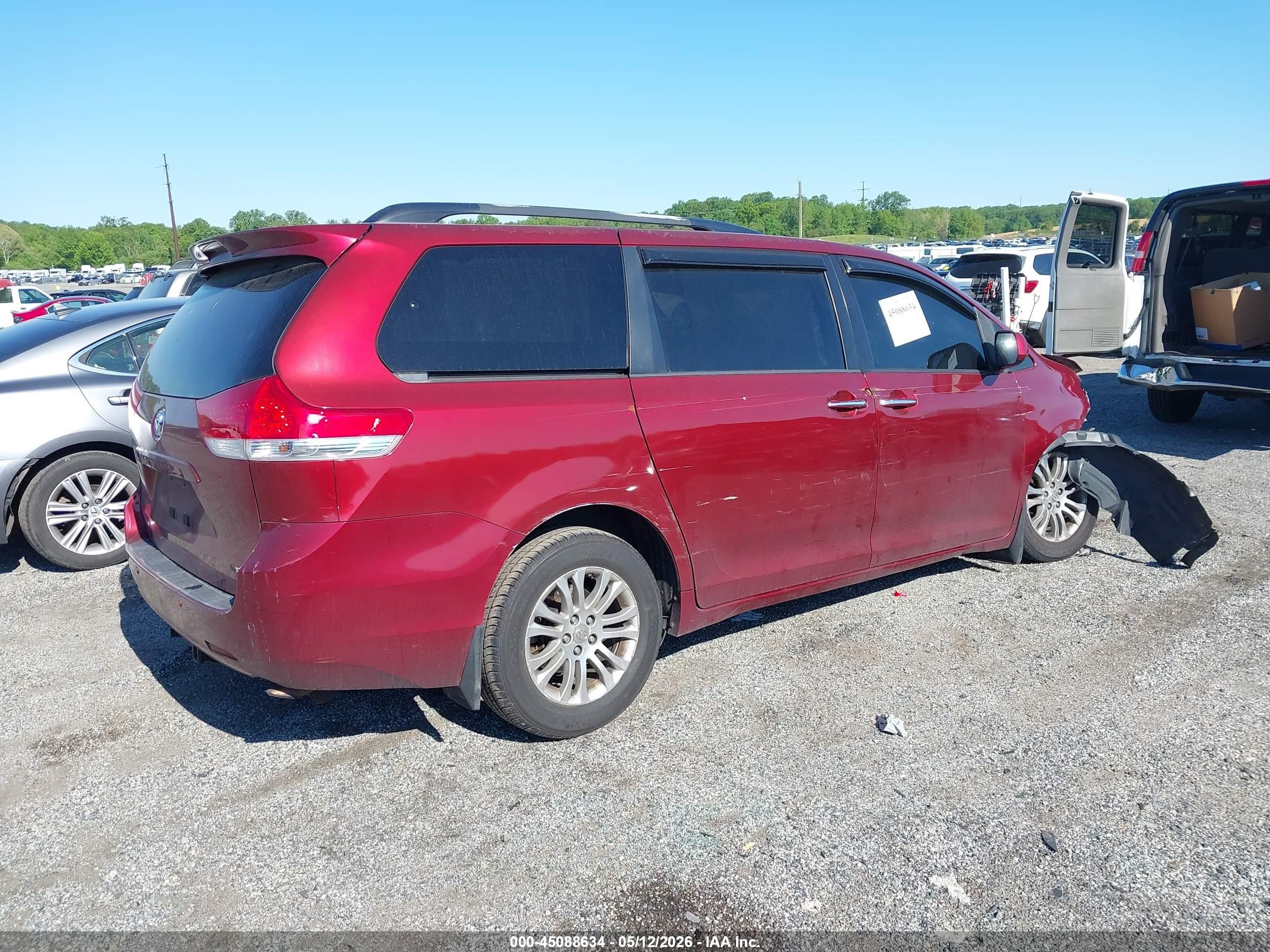 2011 Toyota Sienna Xle V6 Burgundy vin: 5TDYK3DC7BS114760