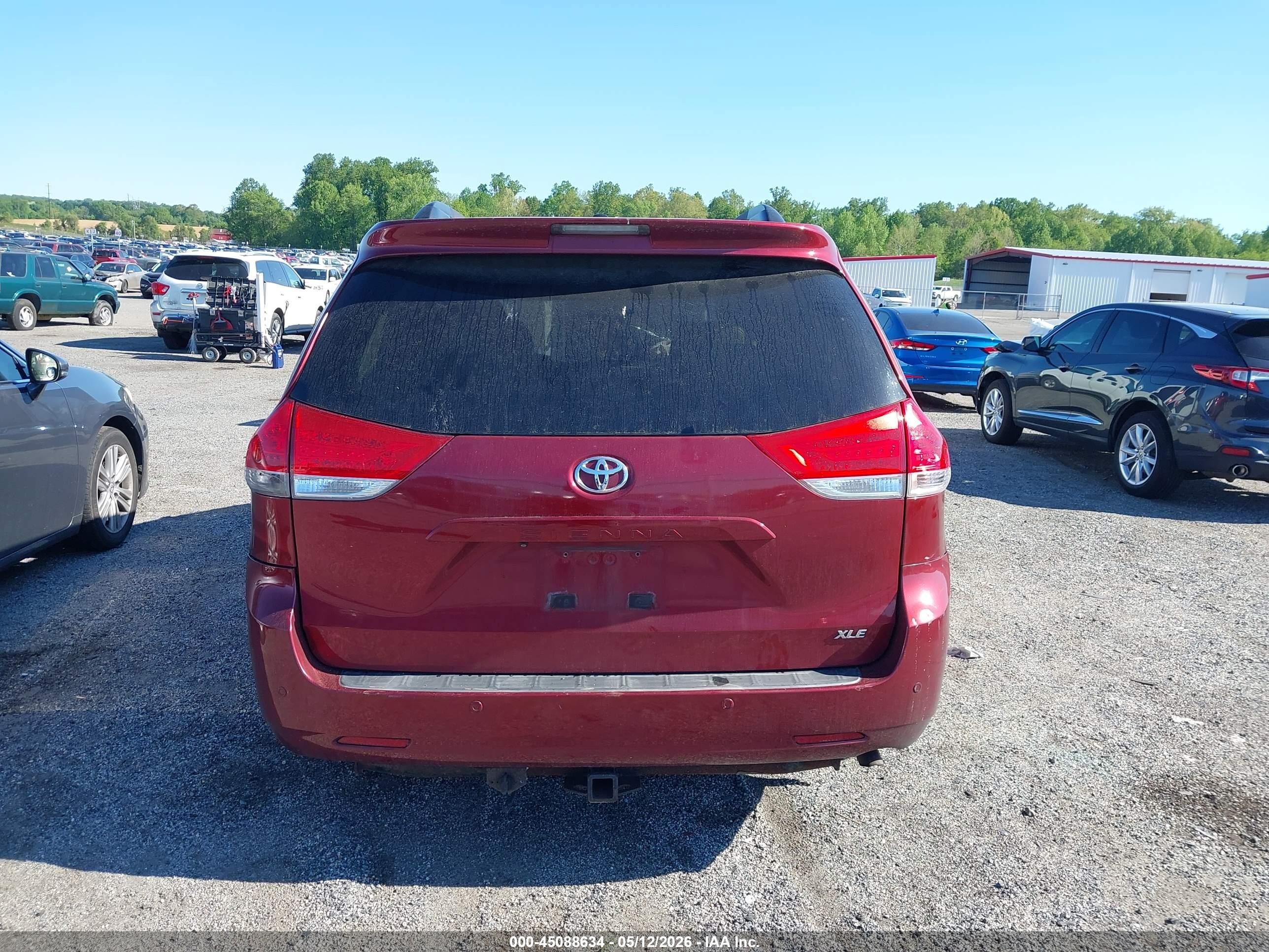 2011 Toyota Sienna Xle V6 Burgundy vin: 5TDYK3DC7BS114760