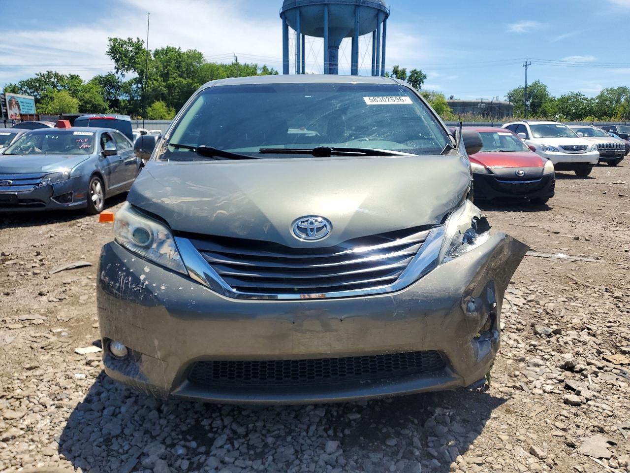 2011 Toyota Sienna Xle 8-passenger Зеленый vin: 5TDYK3DC7BS129632