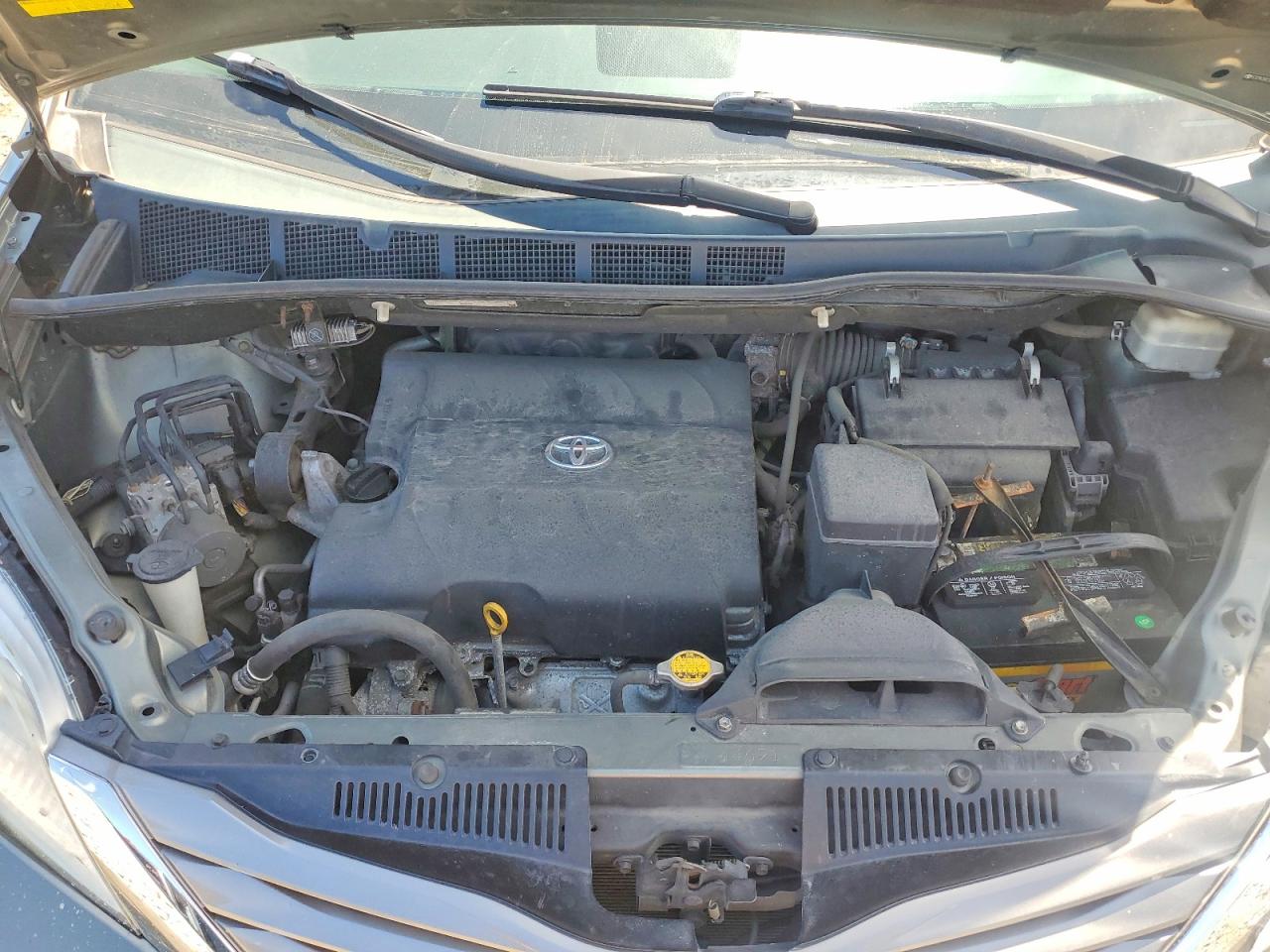 2011 Toyota Sienna Xle 8-passenger Зеленый vin: 5TDYK3DC7BS129632