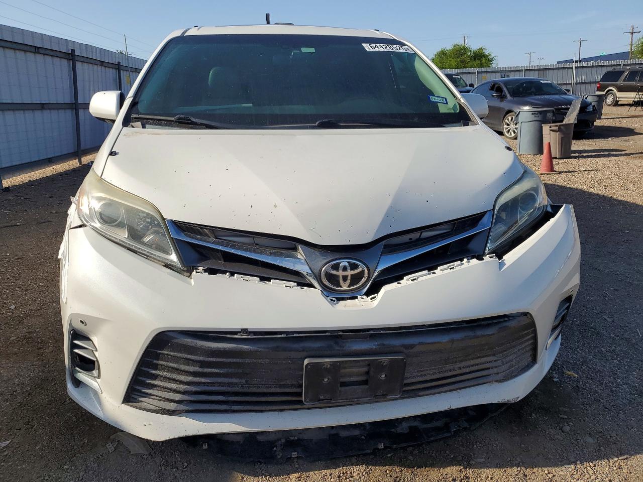 2011 Toyota Sienna Limited 7-passenger White vin: 5TDYK3DC7BS134538