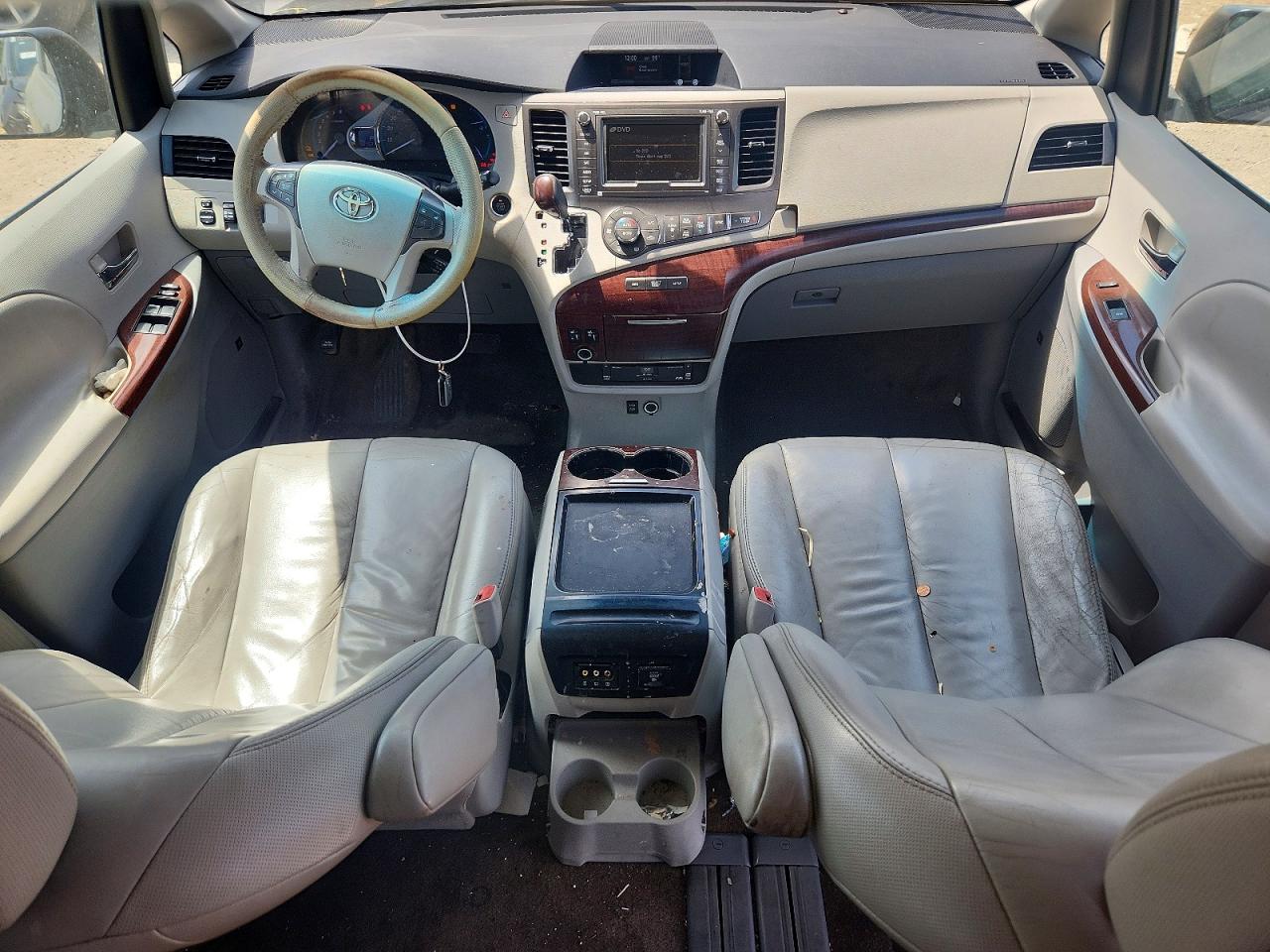 2011 Toyota Sienna Xle 8-passenger Gray vin: 5TDYK3DC7BS136709