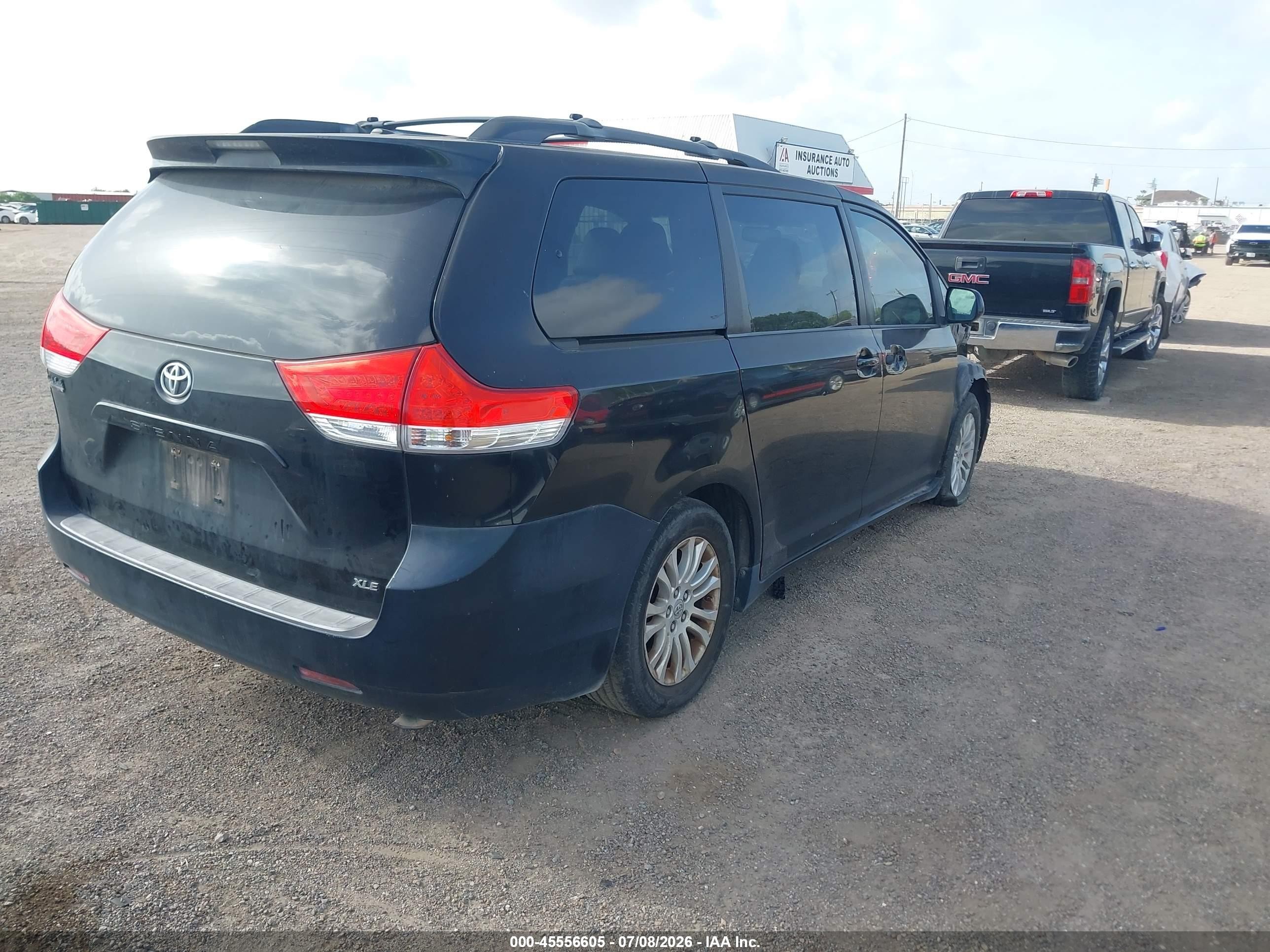 2011 Toyota Sienna Xle V6 Black vin: 5TDYK3DC7BS168463