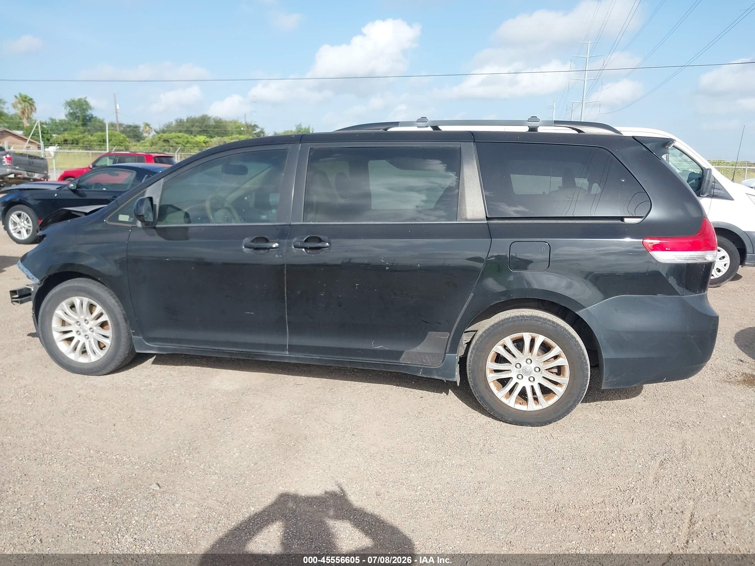 2011 Toyota Sienna Xle V6 Black vin: 5TDYK3DC7BS168463