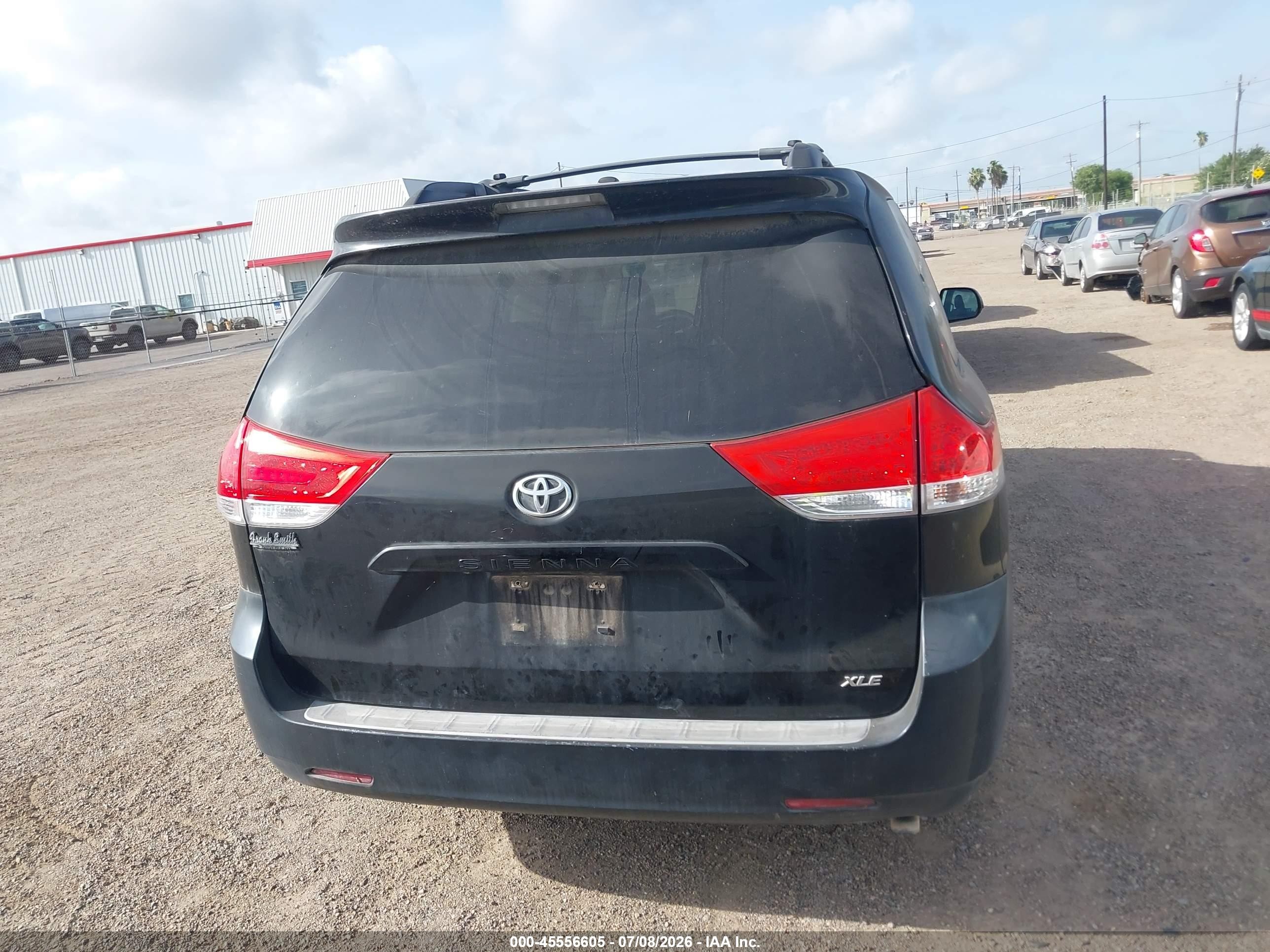 2011 Toyota Sienna Xle V6 Black vin: 5TDYK3DC7BS168463